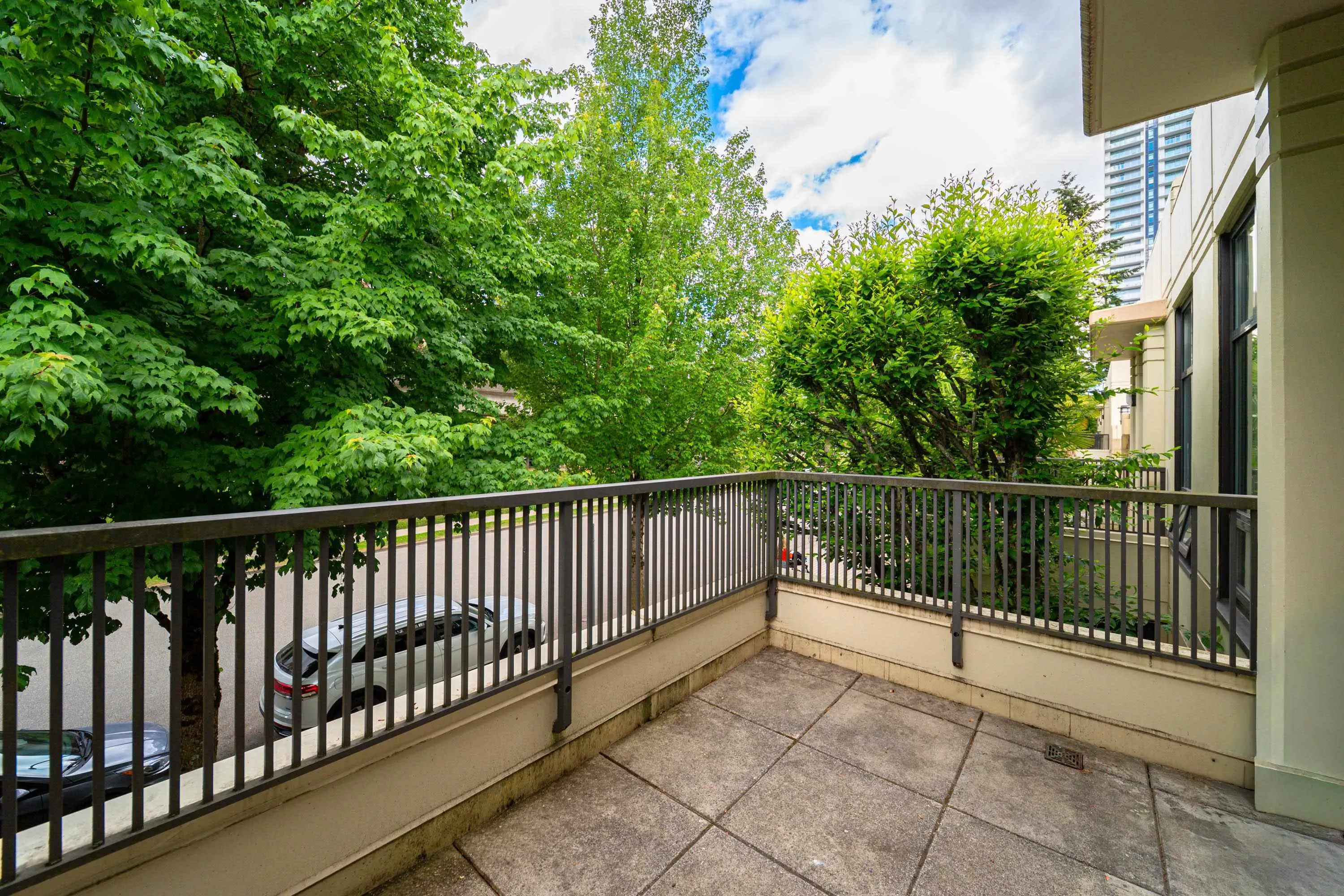 4333 Central Boulevard #8