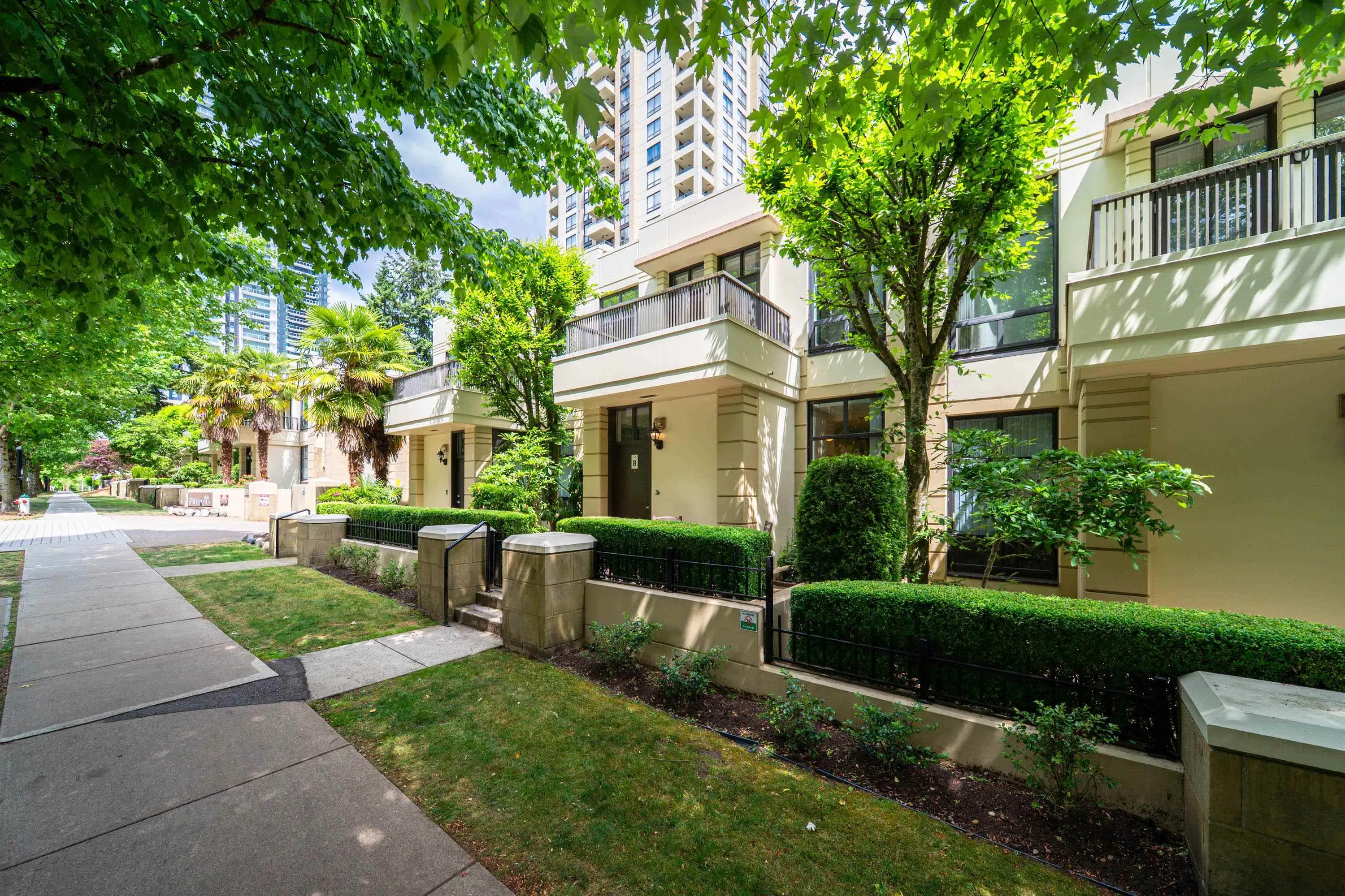 4333 Central Boulevard #8