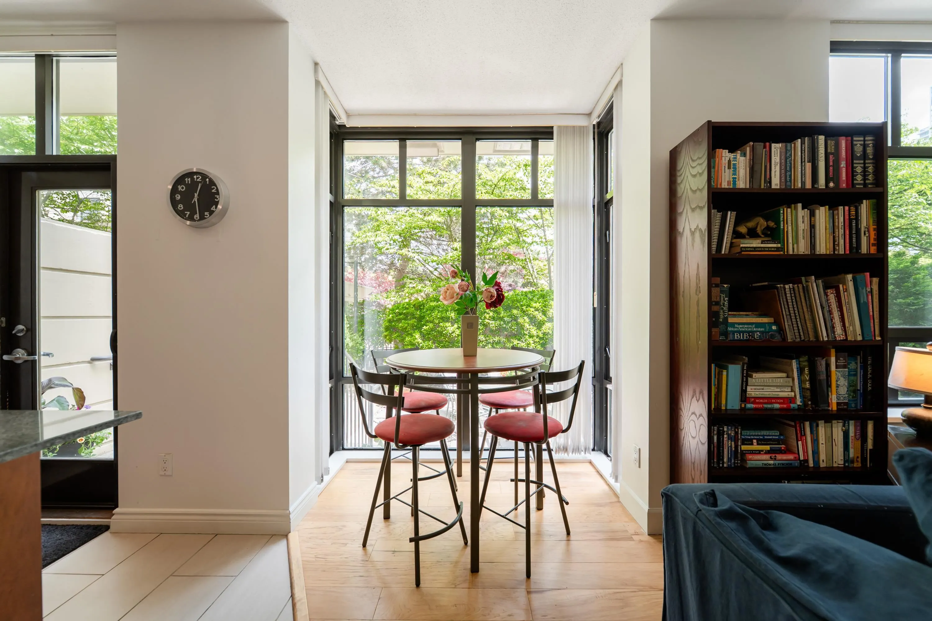 4333 Central Boulevard #8