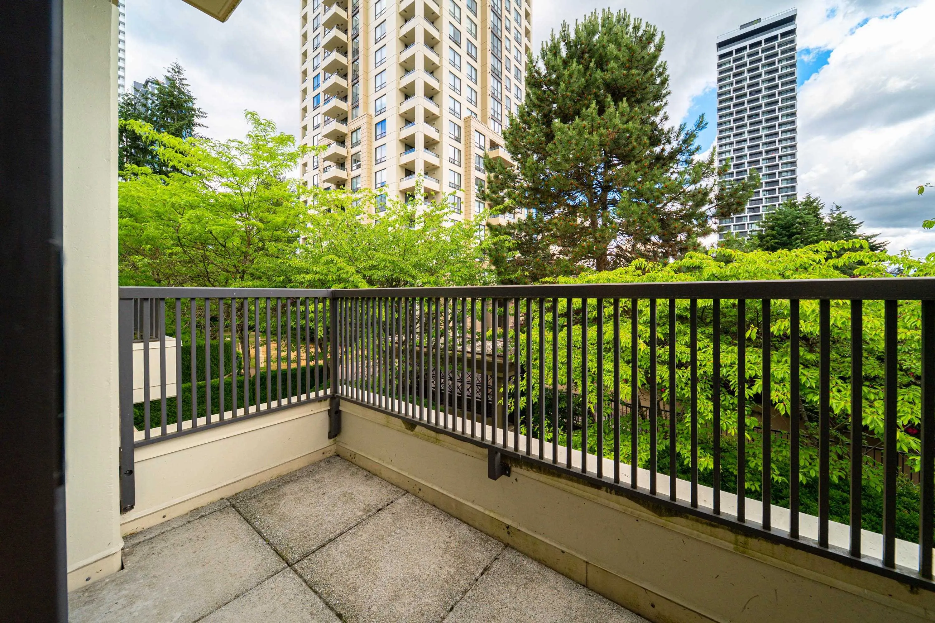 4333 Central Boulevard #8