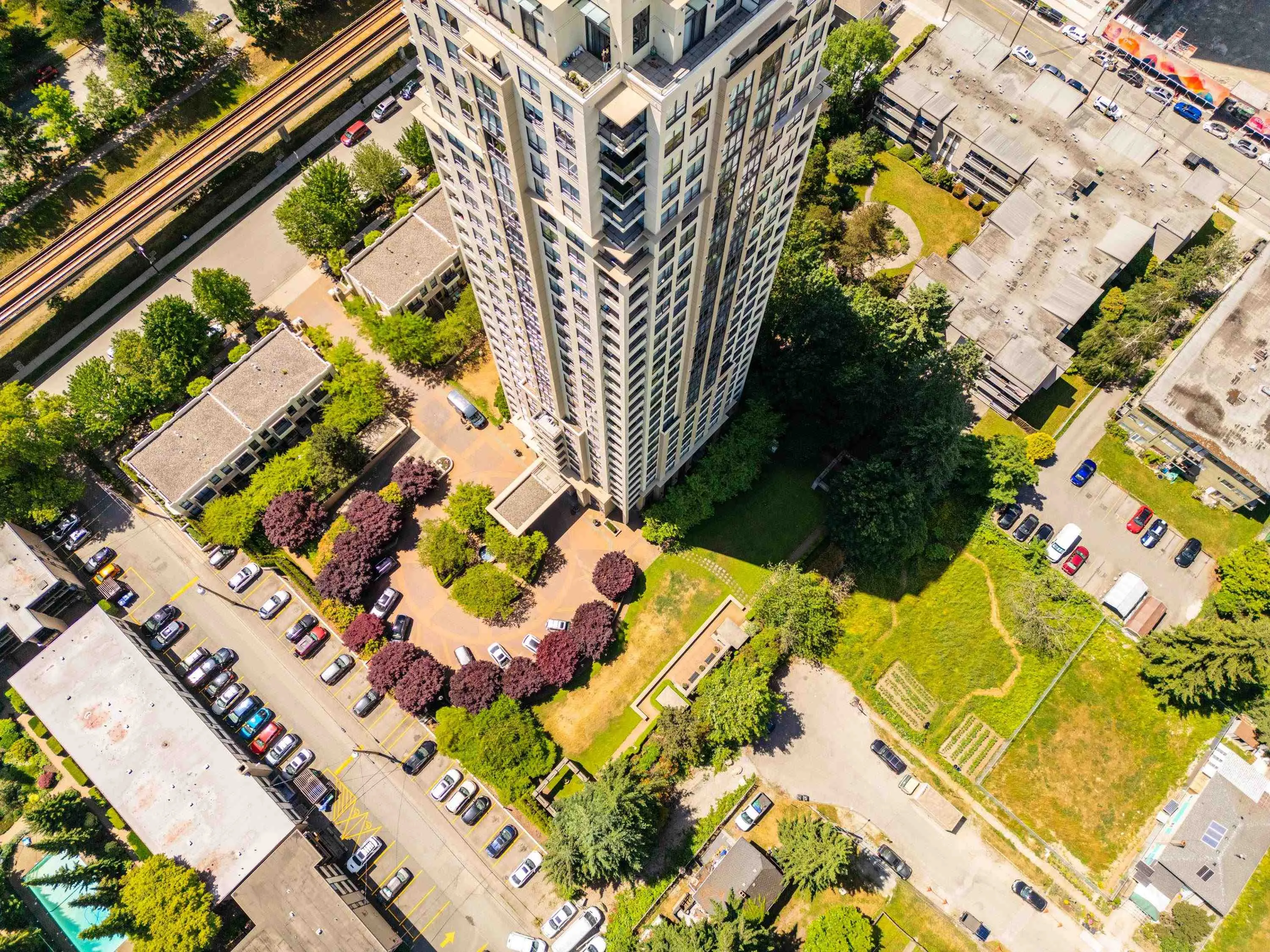 4333 Central Boulevard #8