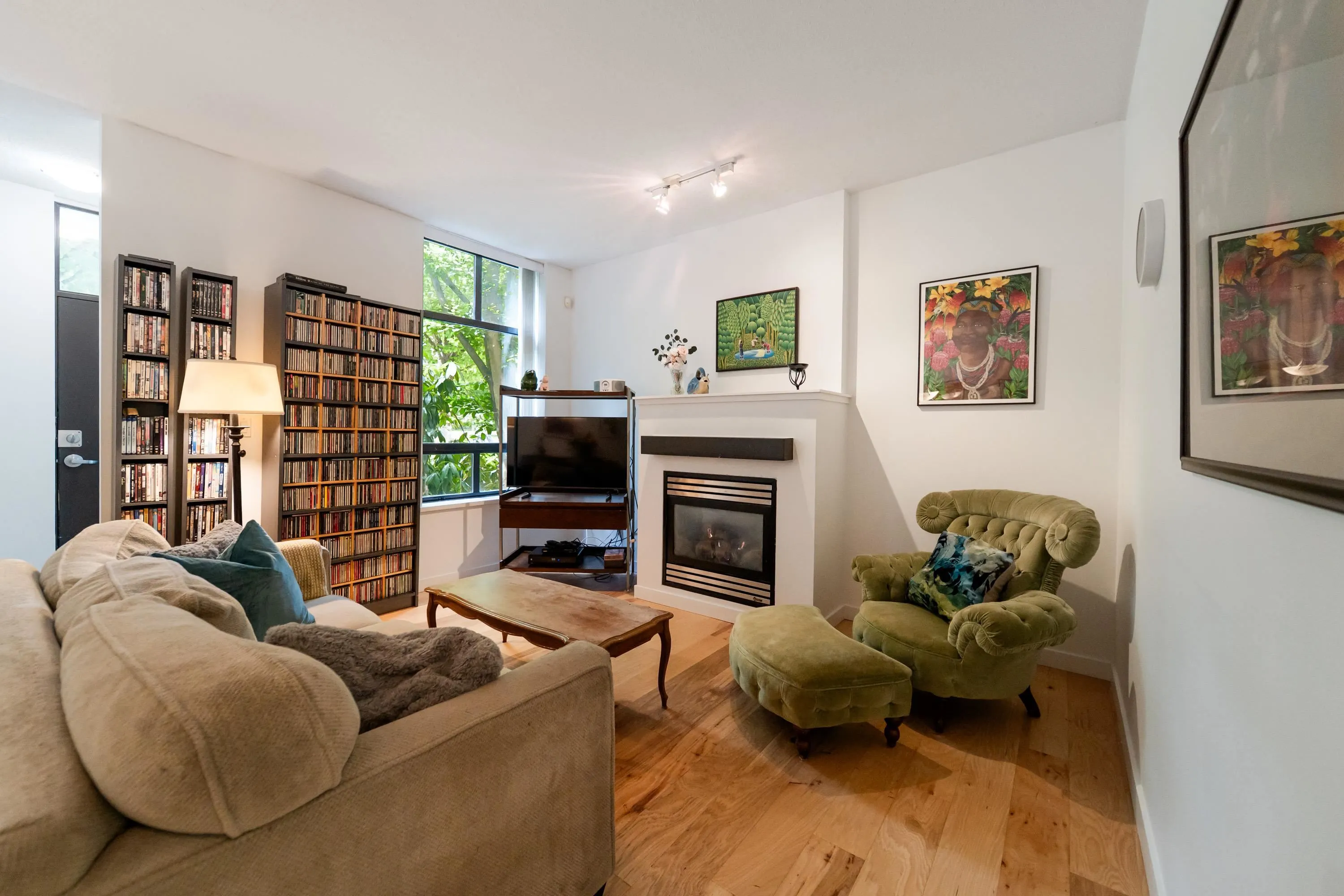 4333 Central Boulevard #8