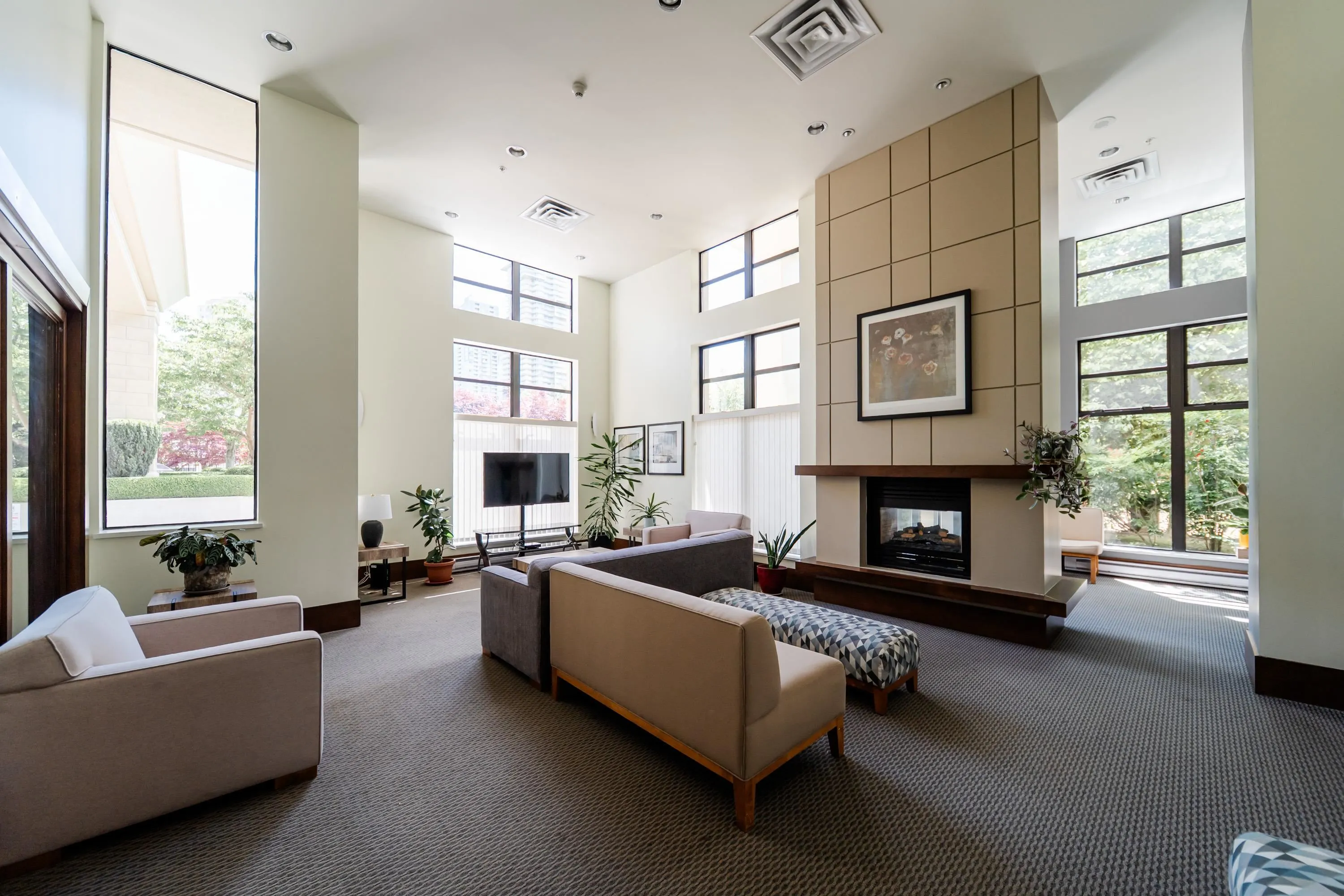 4333 Central Boulevard #8
