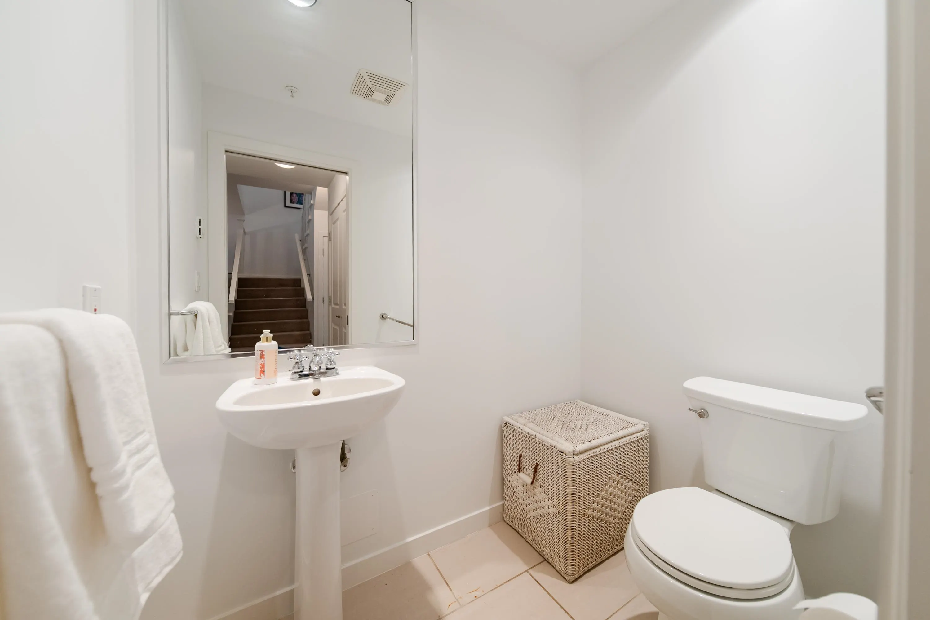 4333 Central Boulevard #8