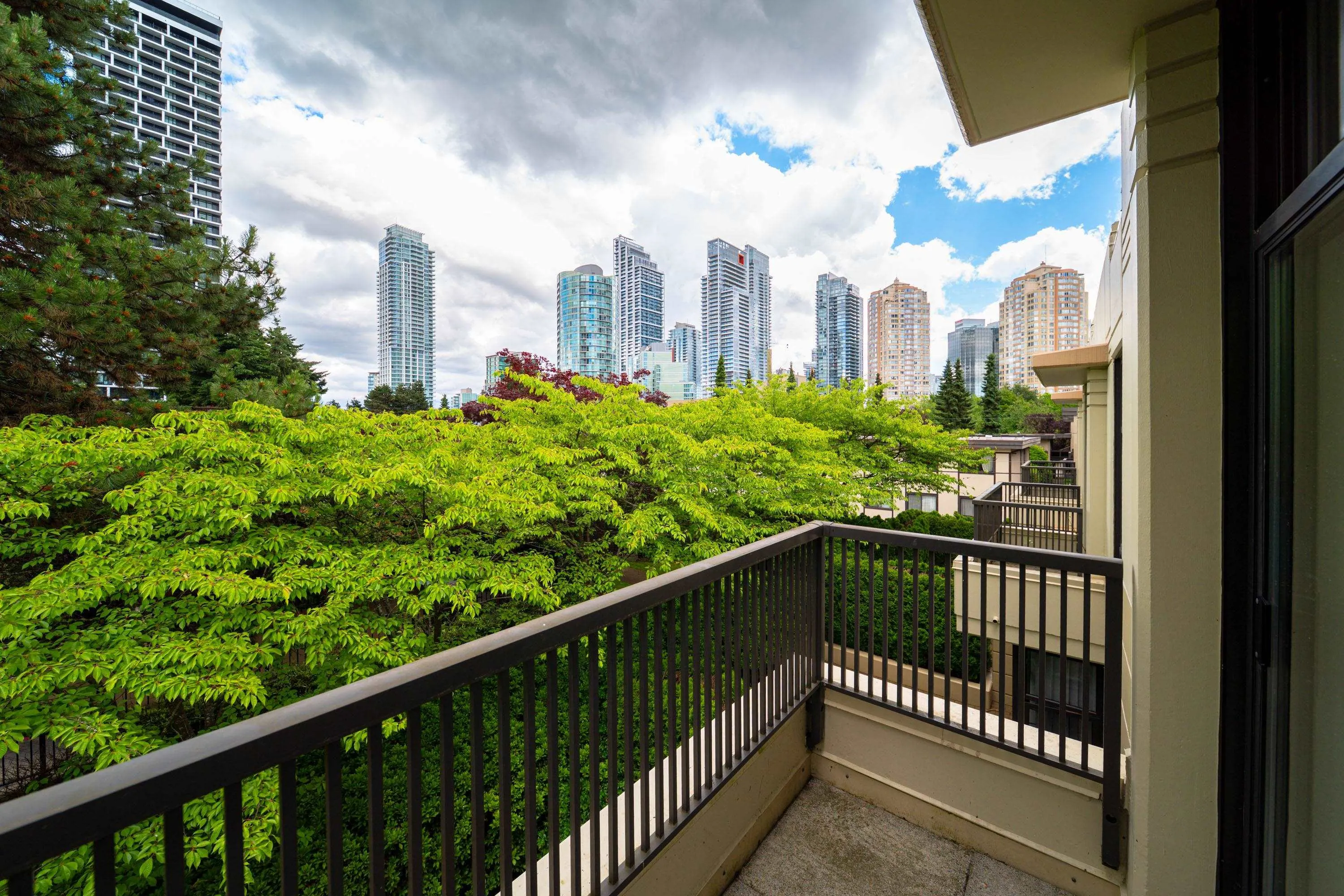 4333 Central Boulevard #8