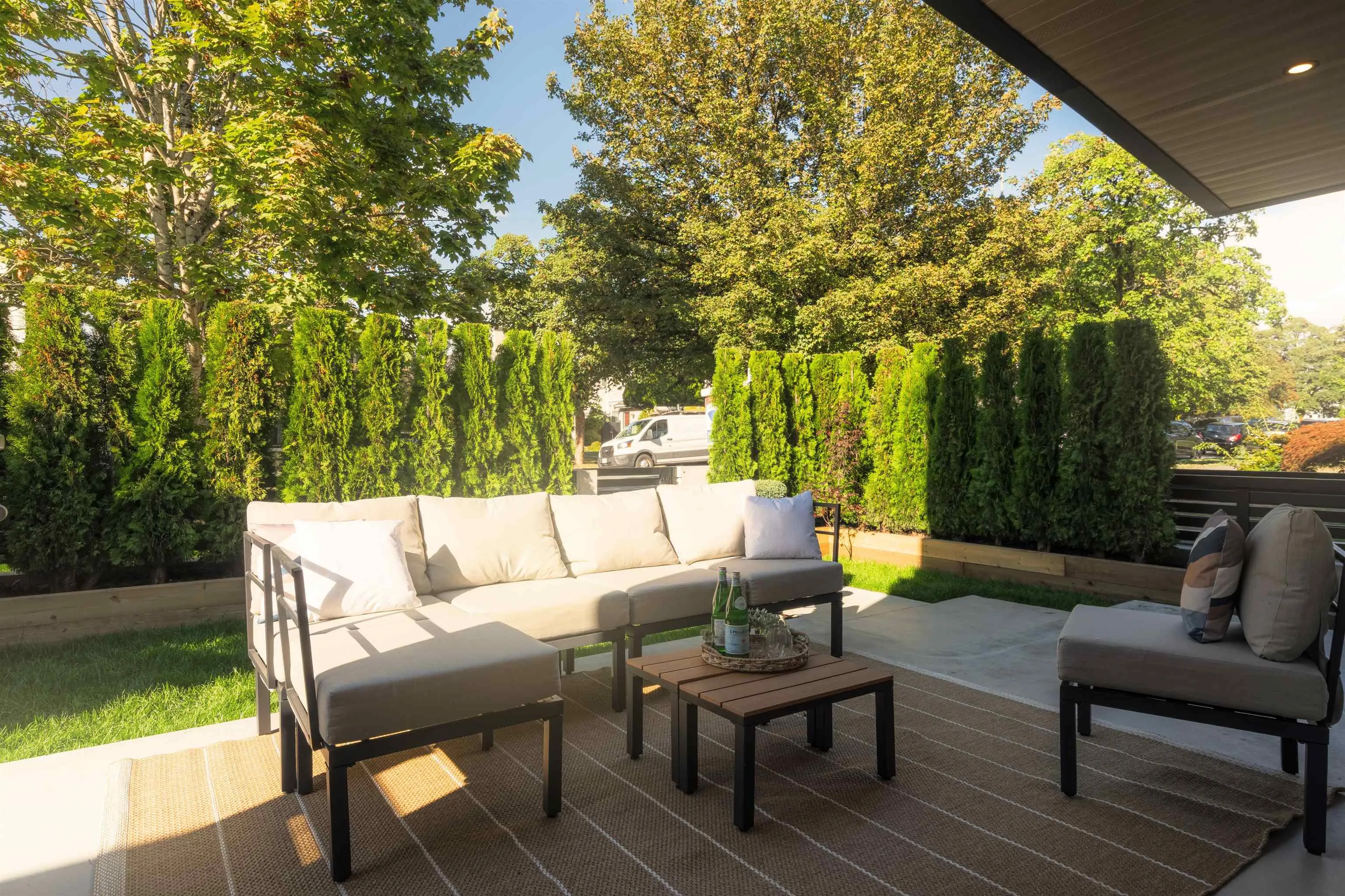 470 W 20 Avenue #1