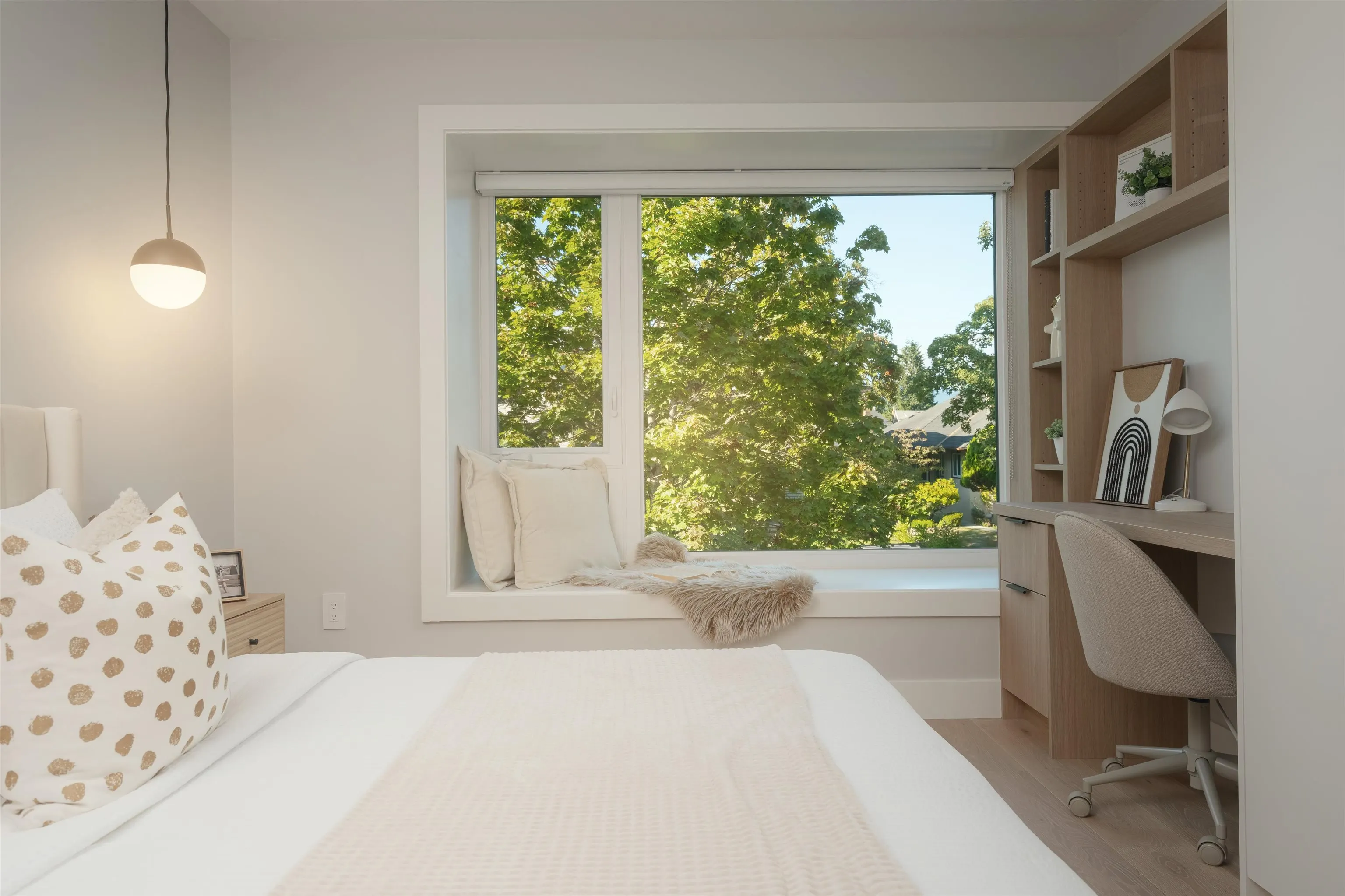 470 W 20 Avenue #1