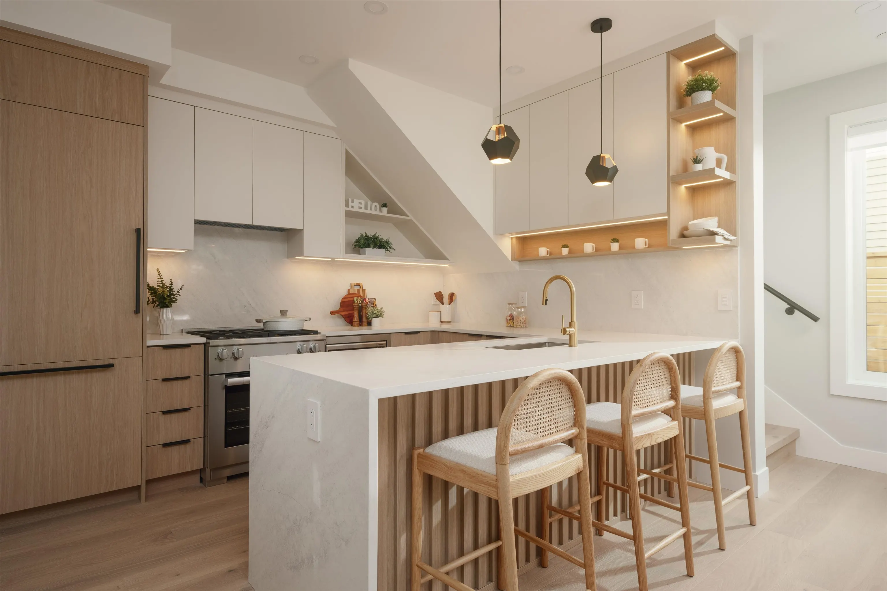 470 W 20 Avenue #1