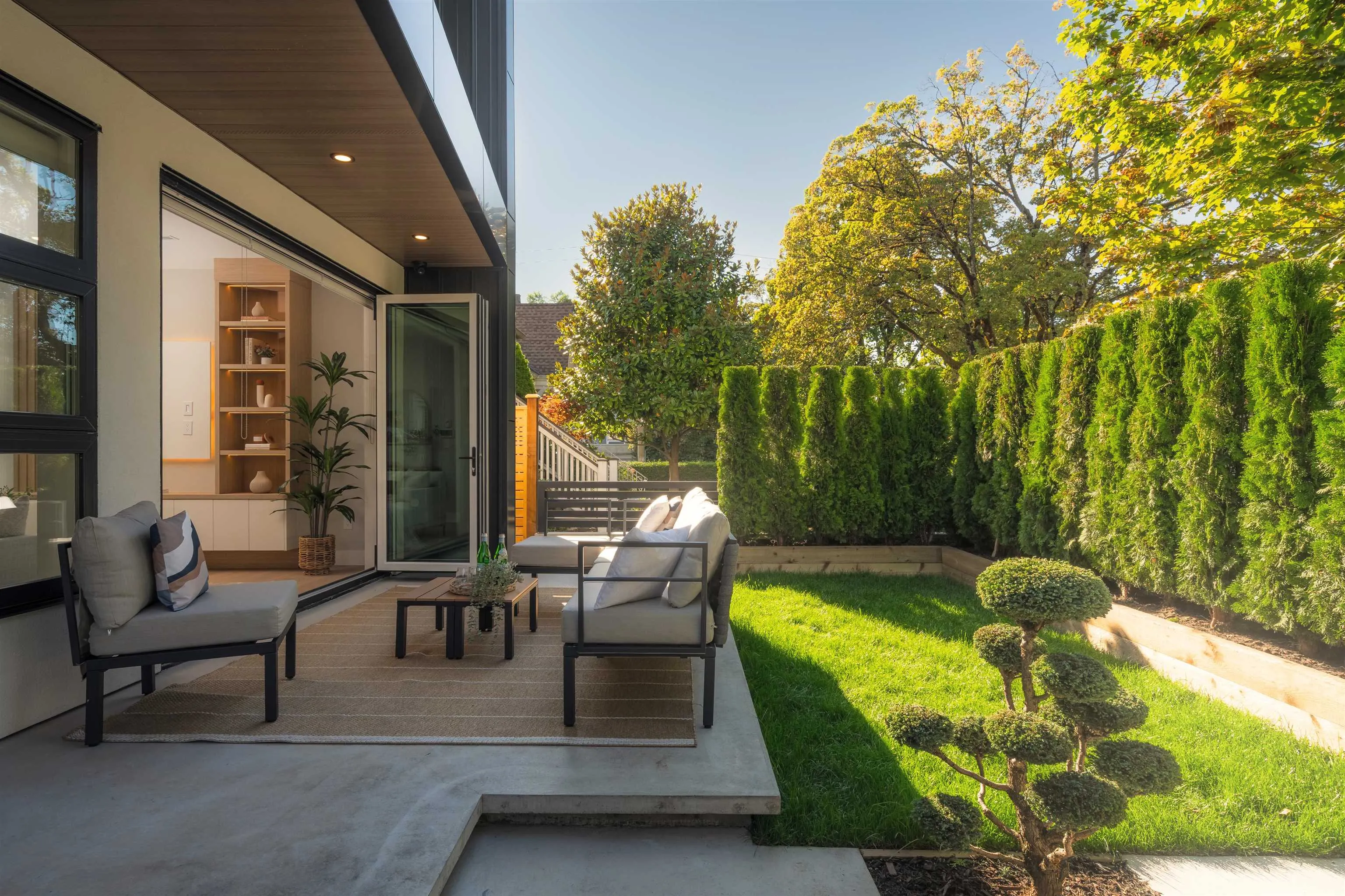 470 W 20 Avenue #1