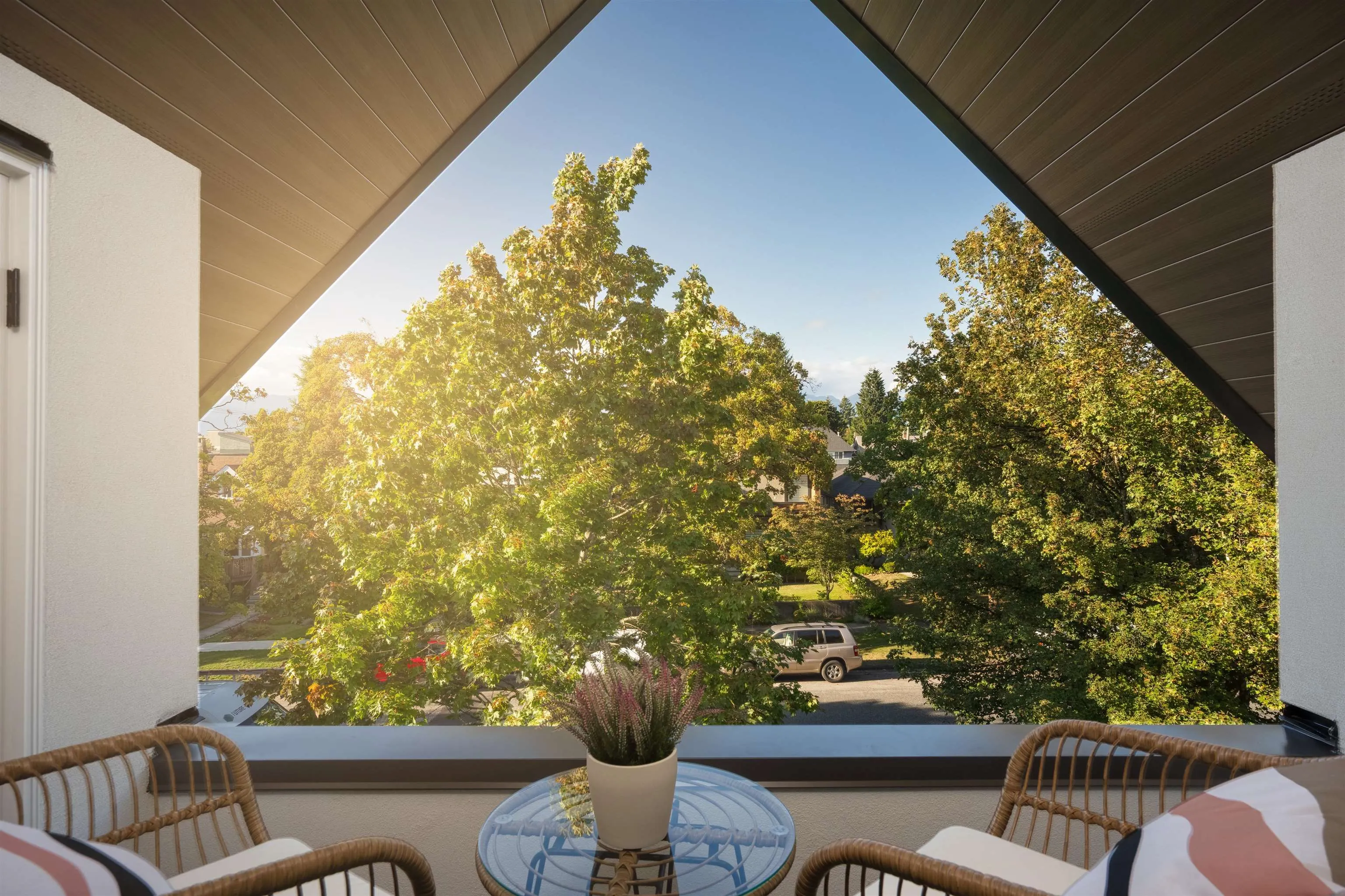 470 W 20 Avenue #1