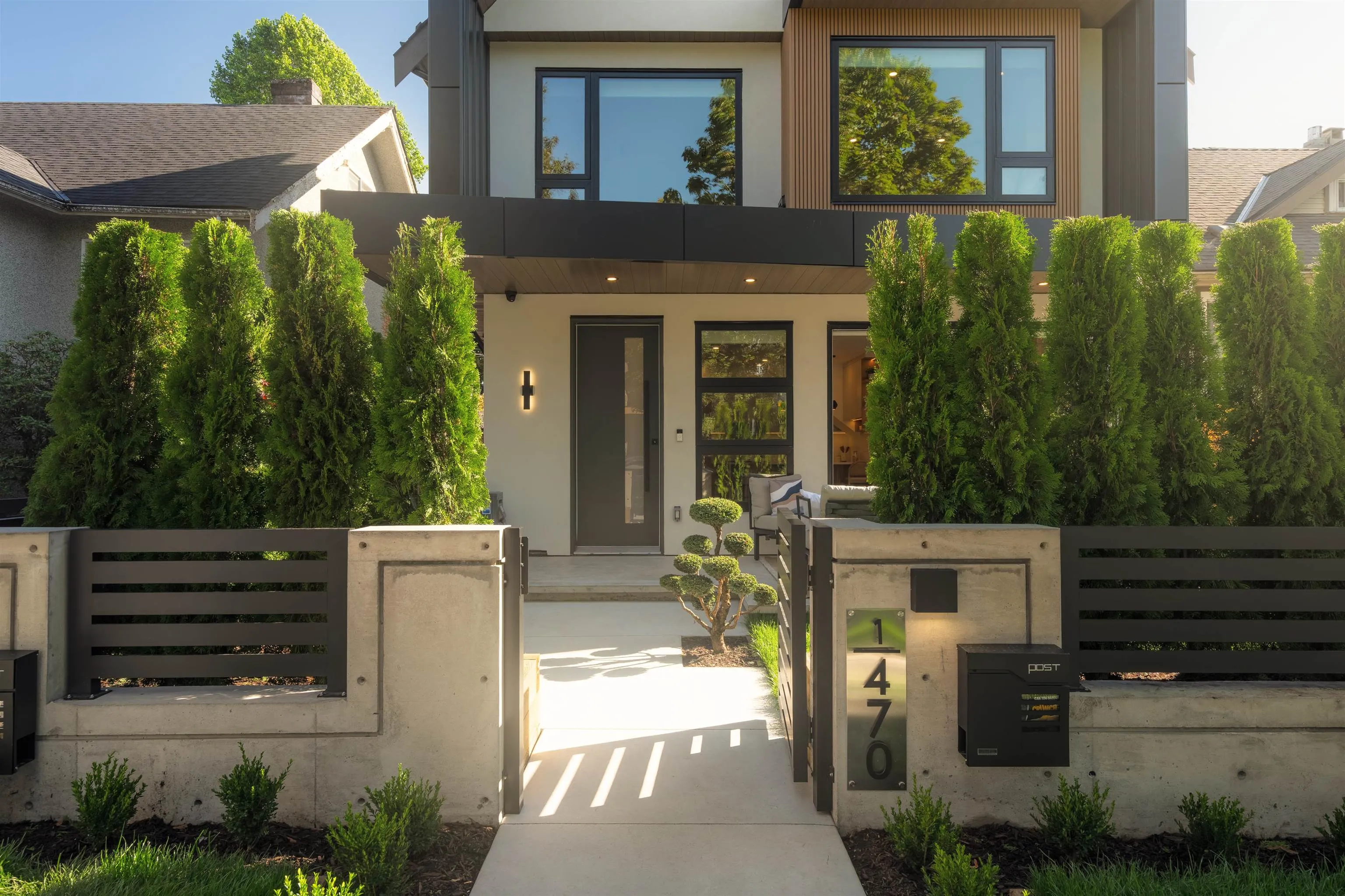 470 W 20 Avenue #1