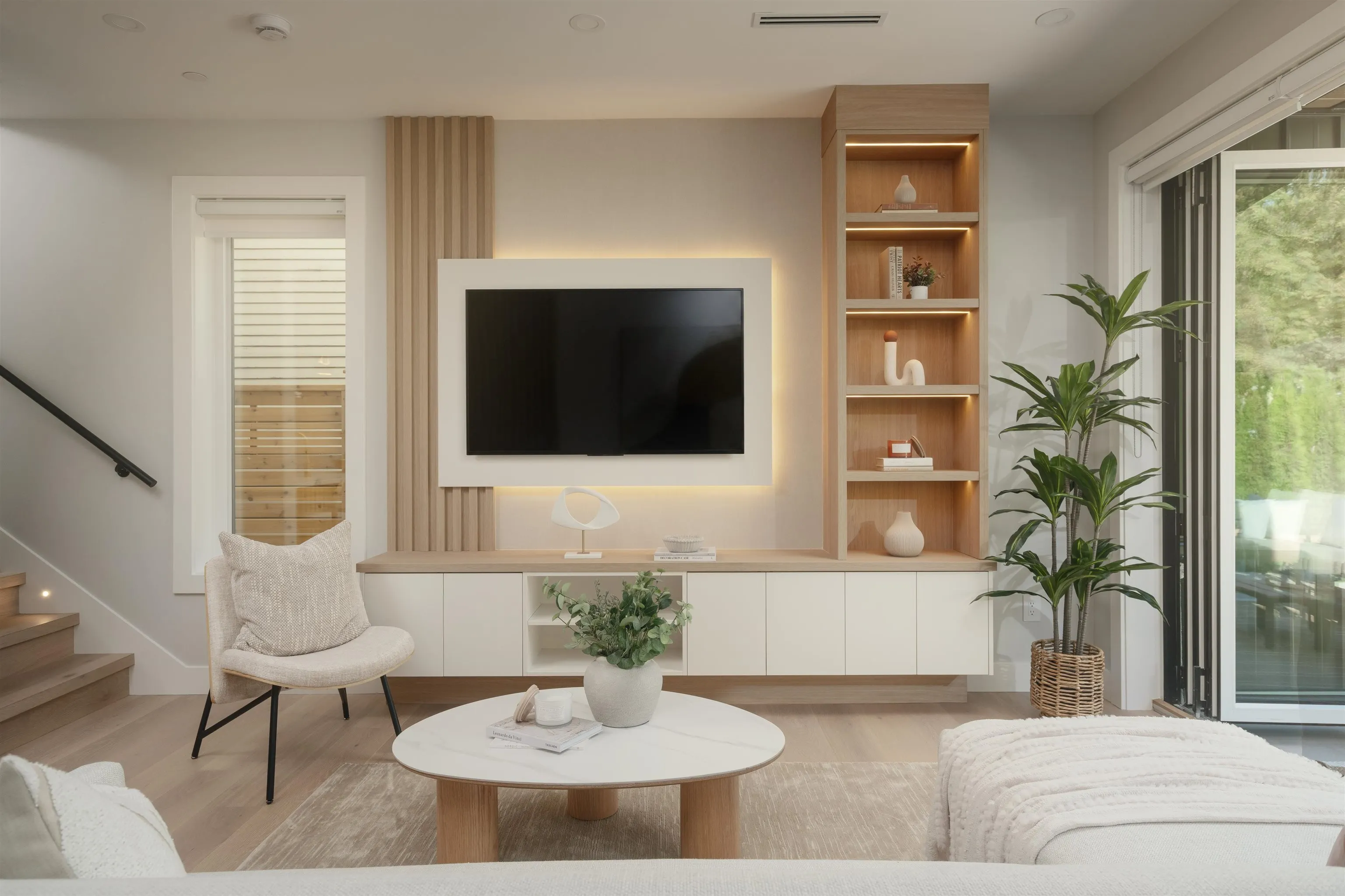 470 W 20 Avenue #1