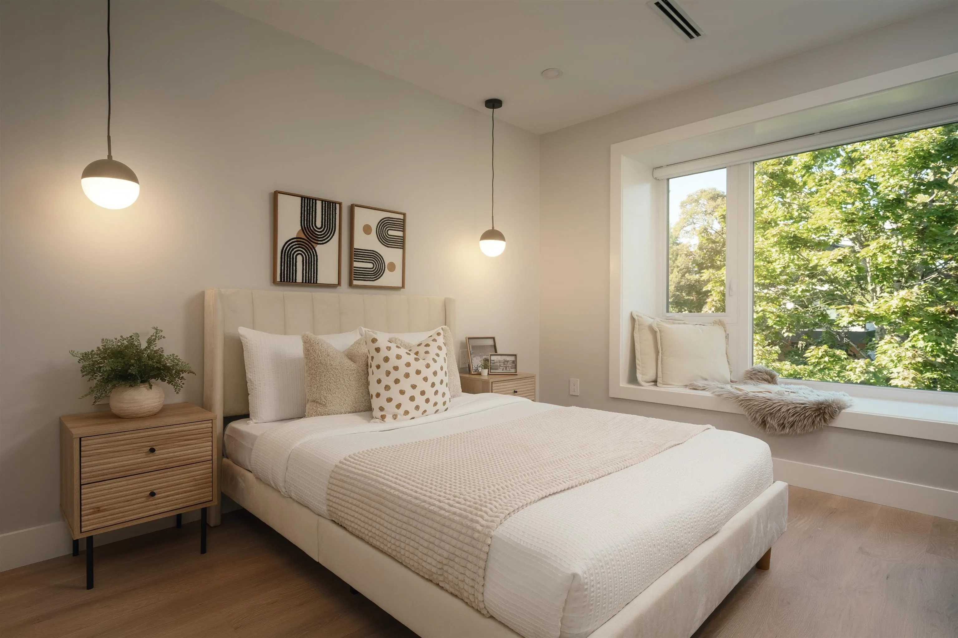 470 W 20 Avenue #1