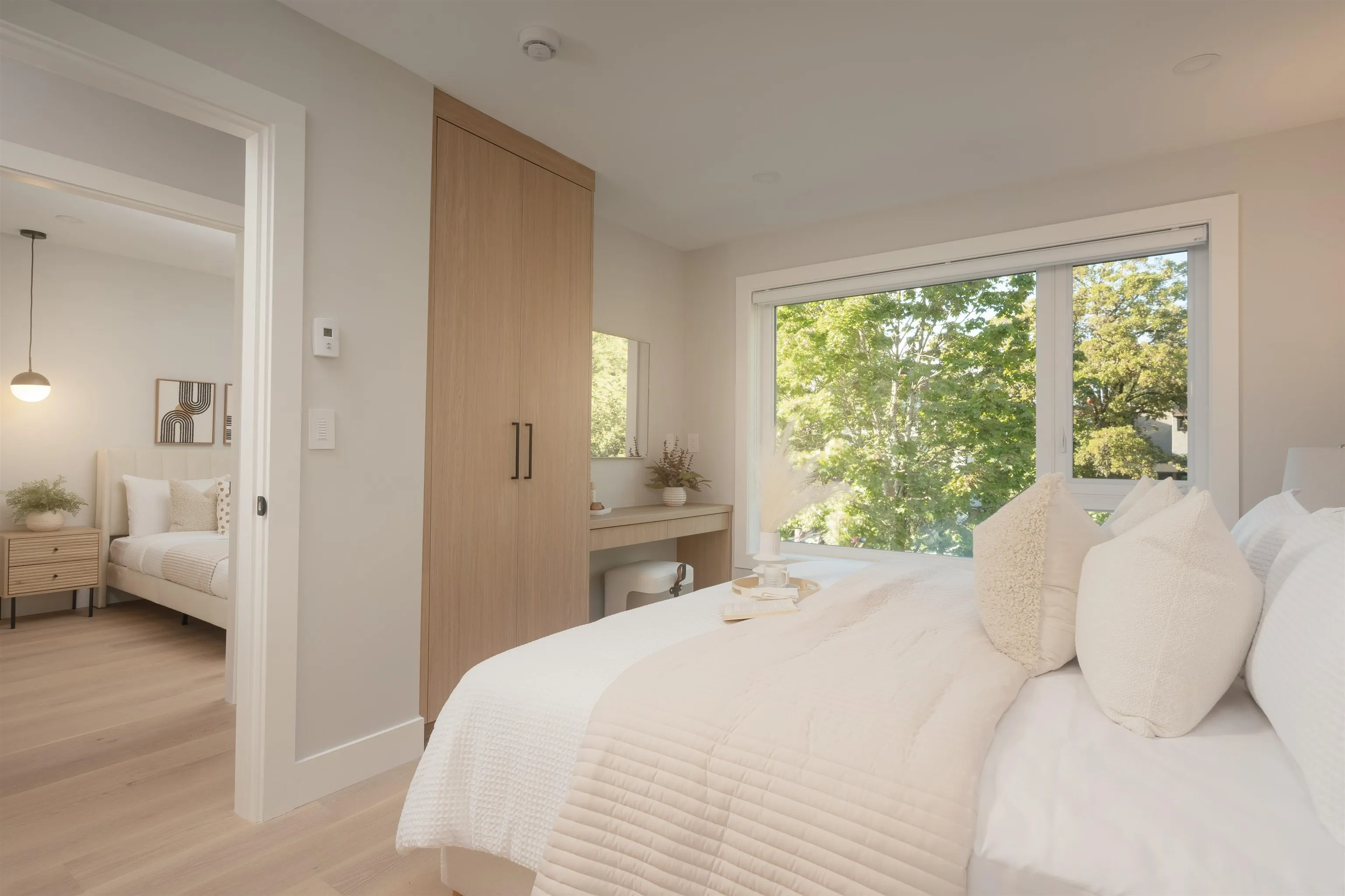 470 W 20 Avenue #1