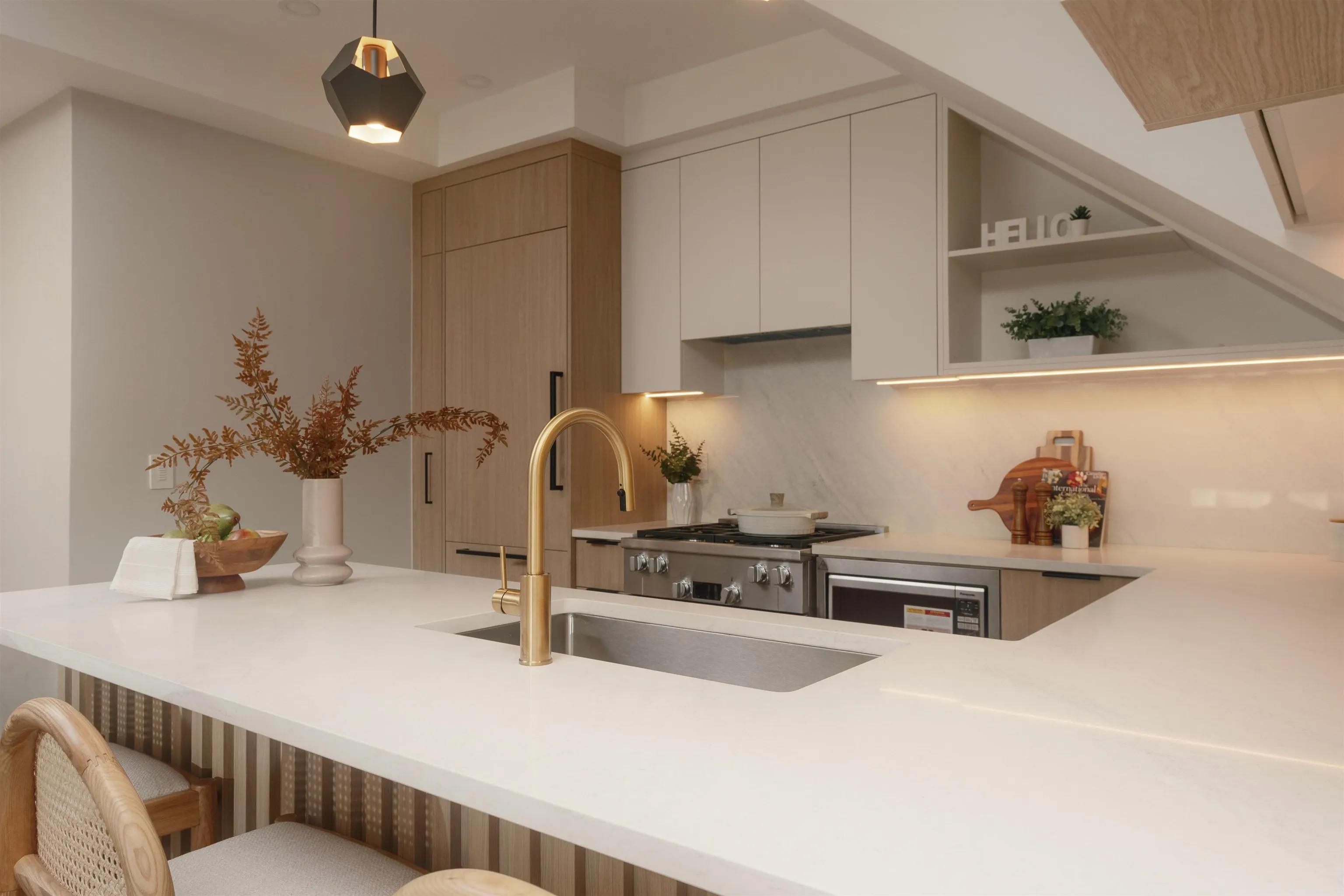 470 W 20 Avenue #1
