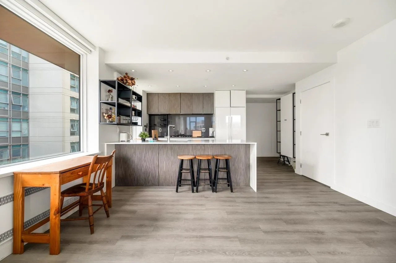 209 E 7th Avenue #406