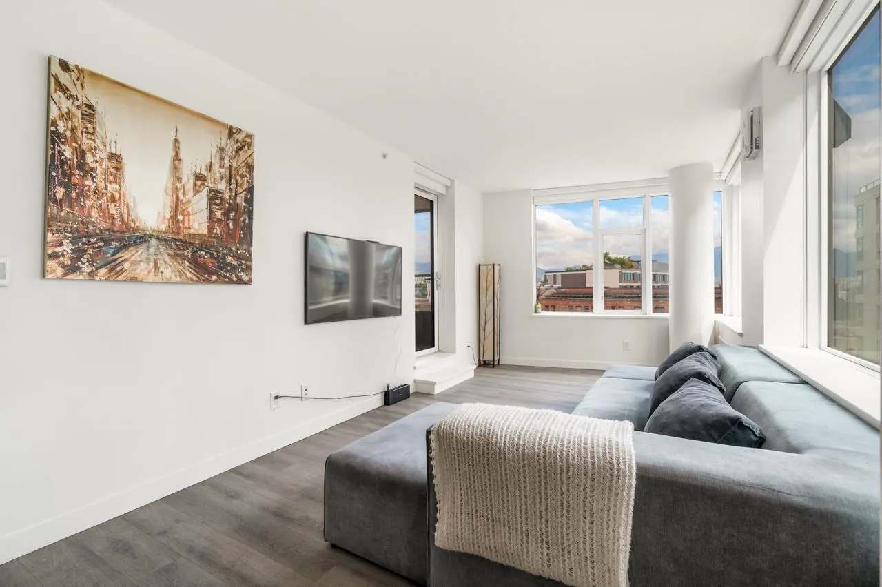 209 E 7th Avenue #406