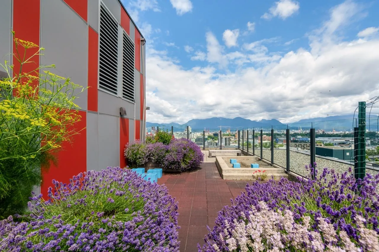 209 E 7th Avenue #406