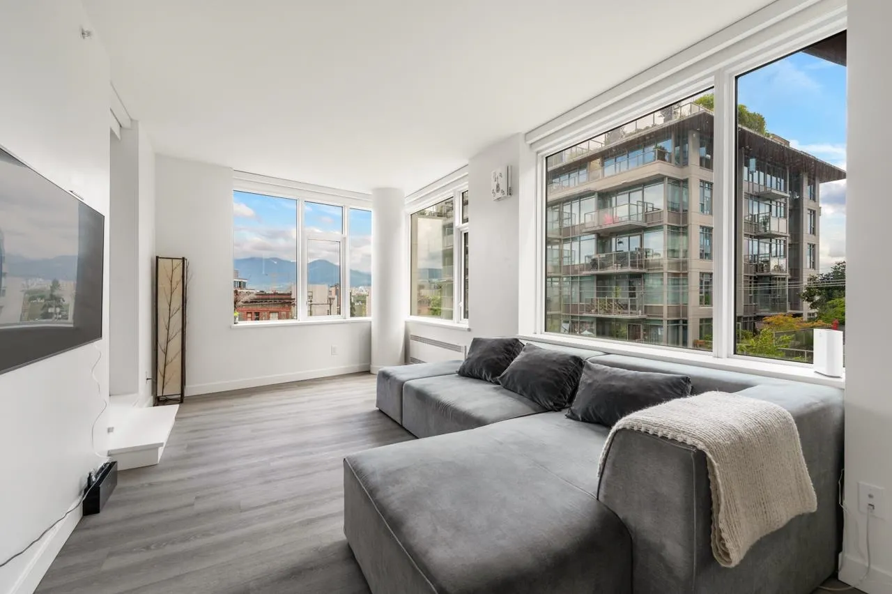 209 E 7th Avenue #406
