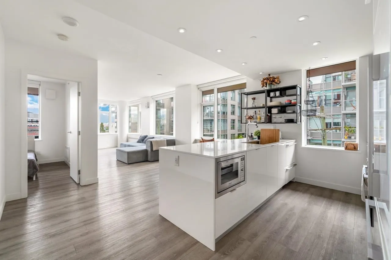 209 E 7th Avenue #406