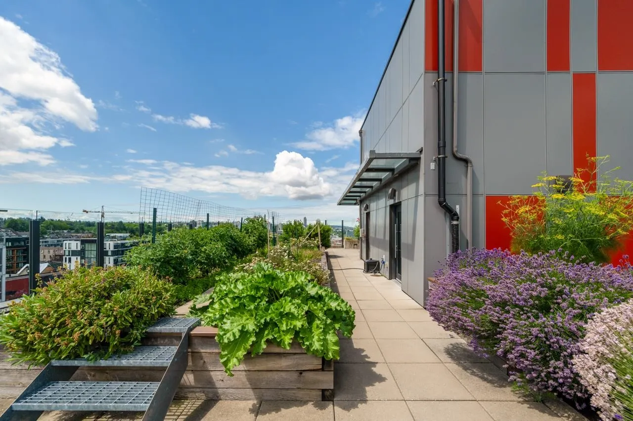 209 E 7th Avenue #406
