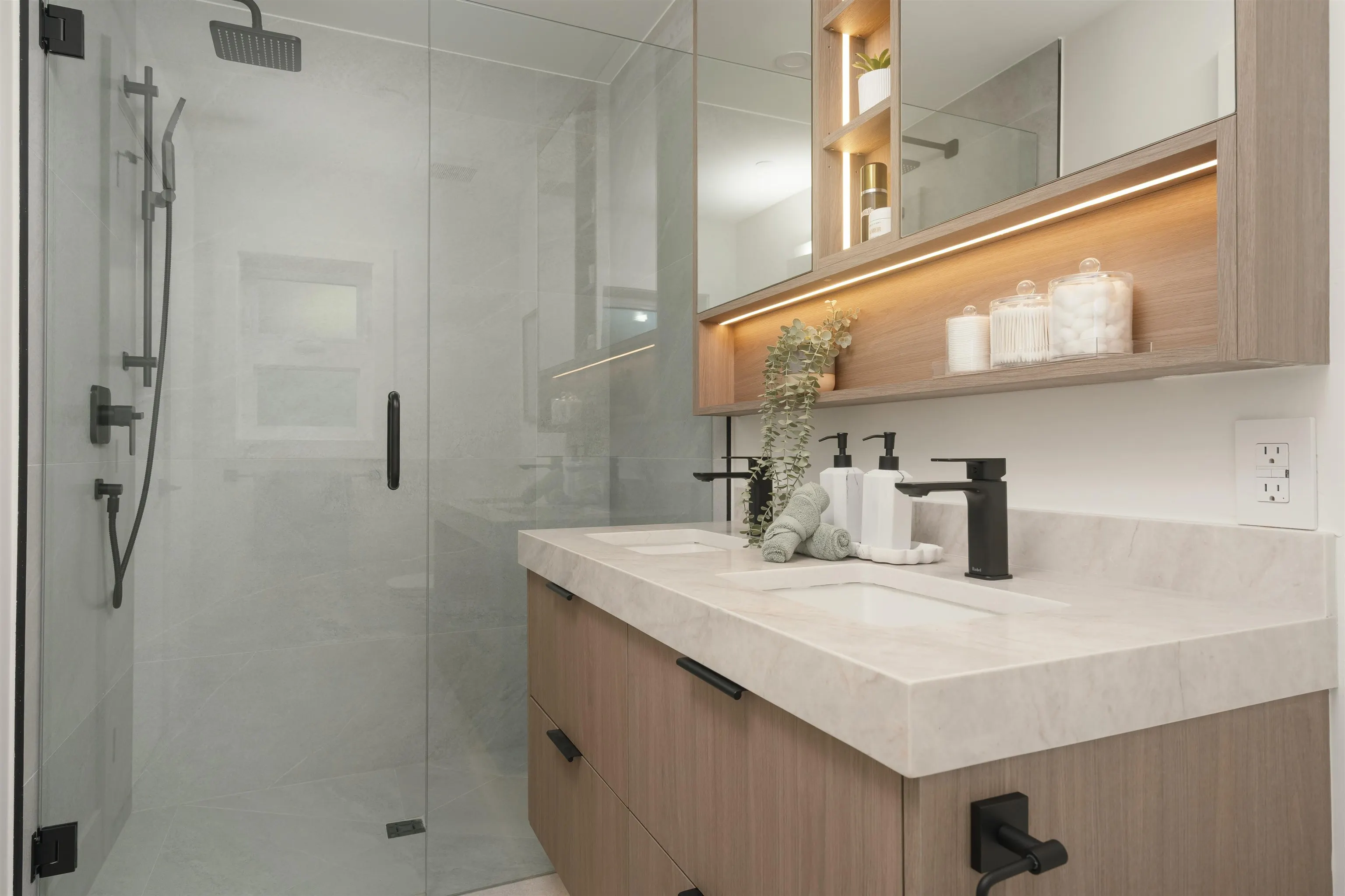 470 W 20 Avenue #2