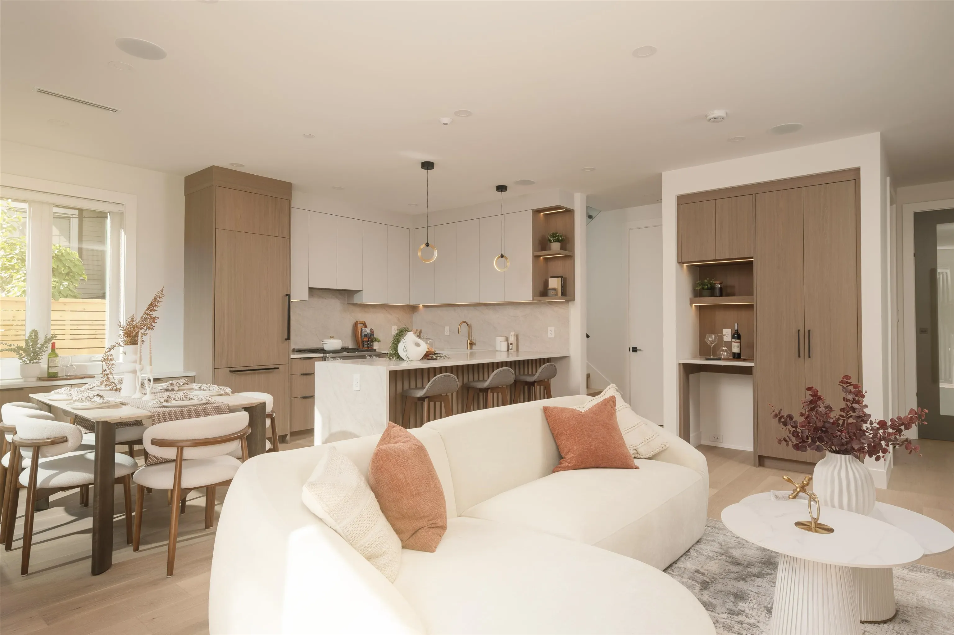 470 W 20 Avenue #2