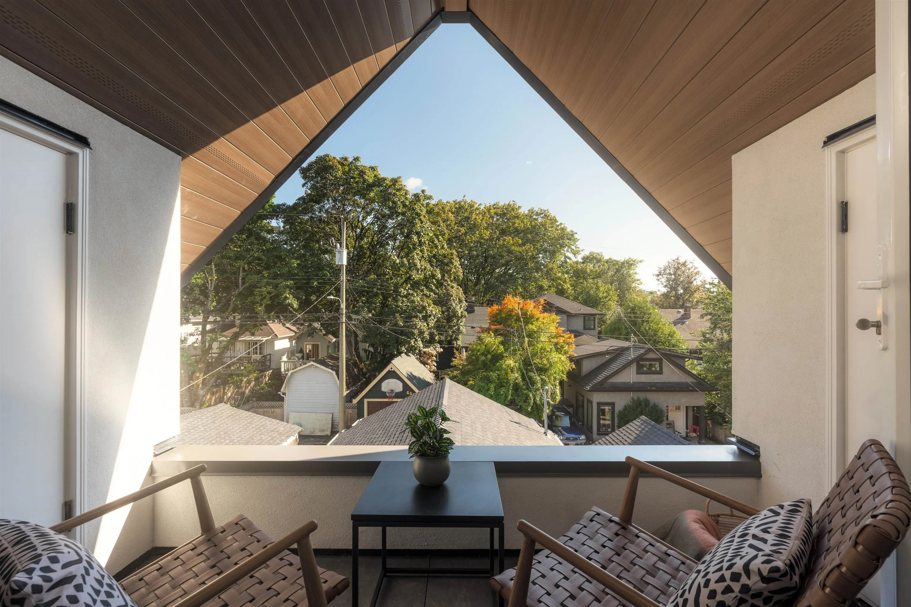 470 W 20 Avenue #2
