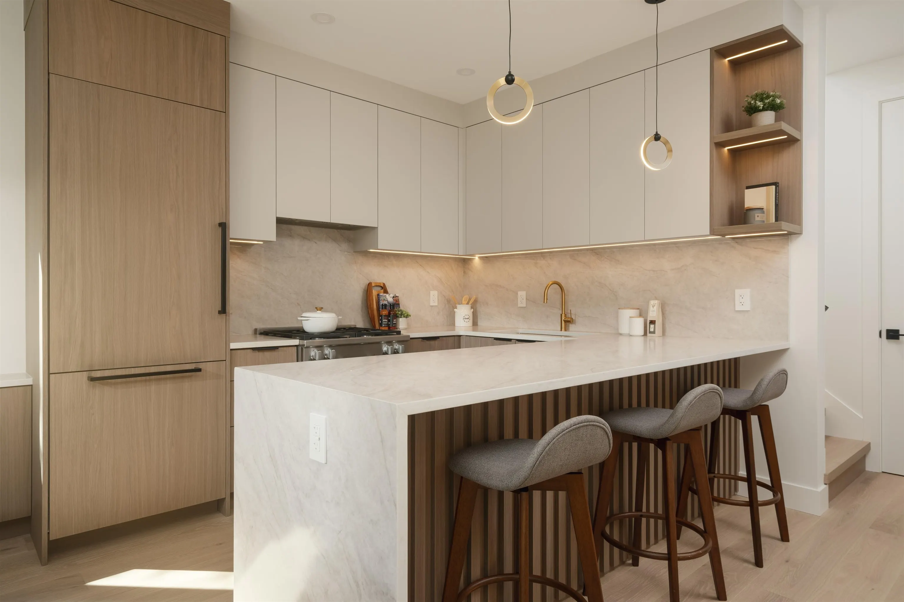 470 W 20 Avenue #2