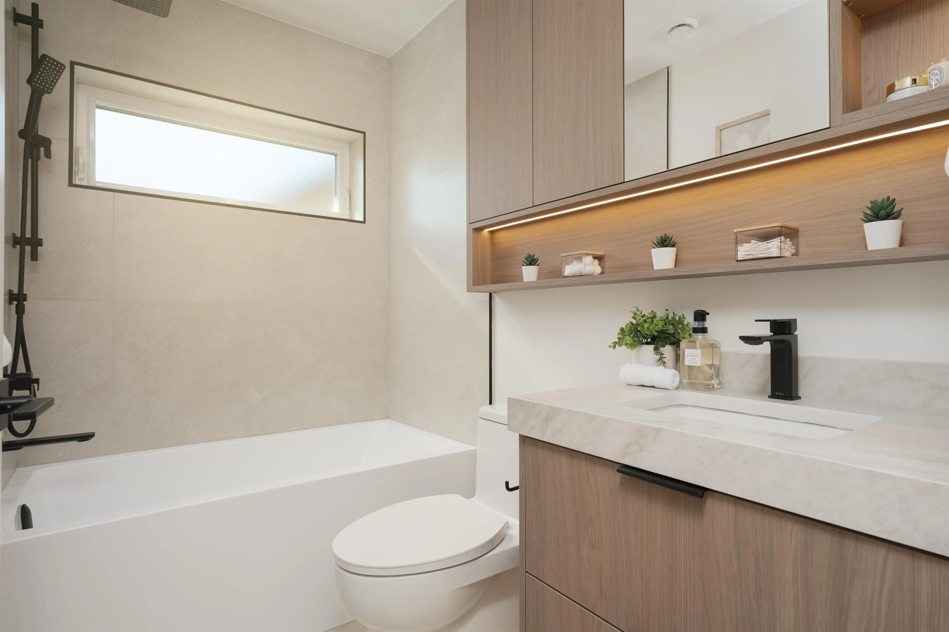 470 W 20 Avenue #2