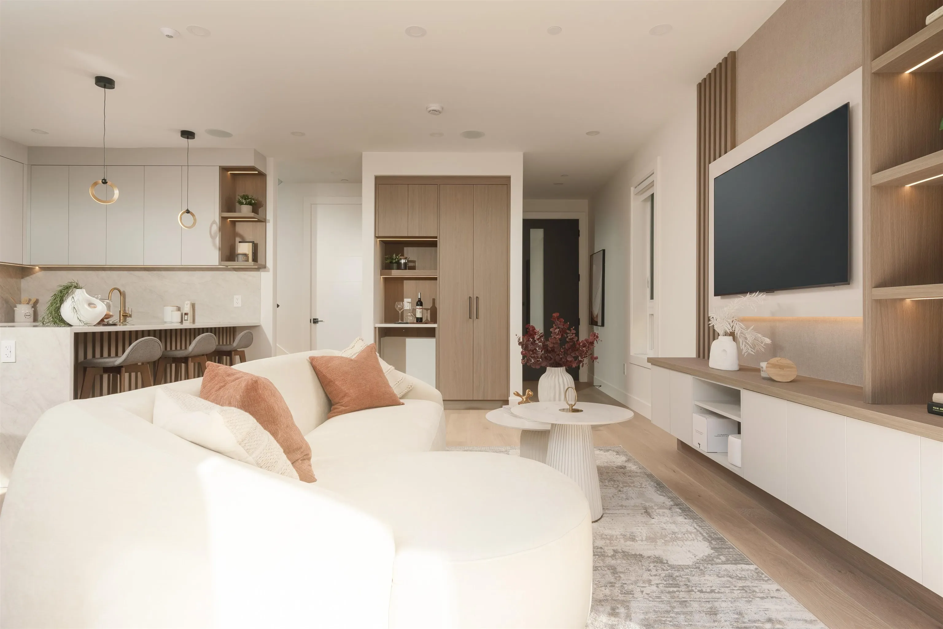 470 W 20 Avenue #2