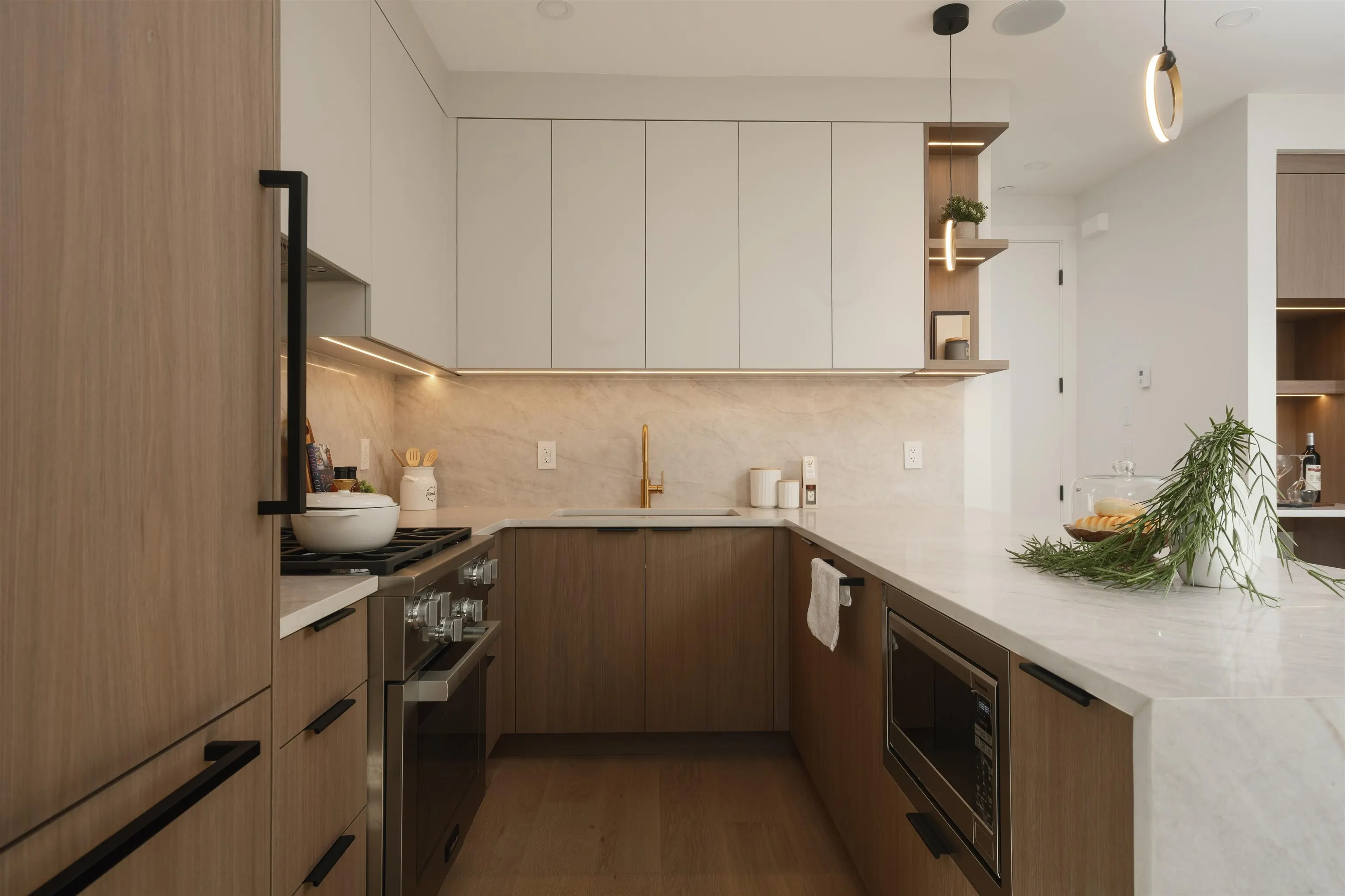 470 W 20 Avenue #2