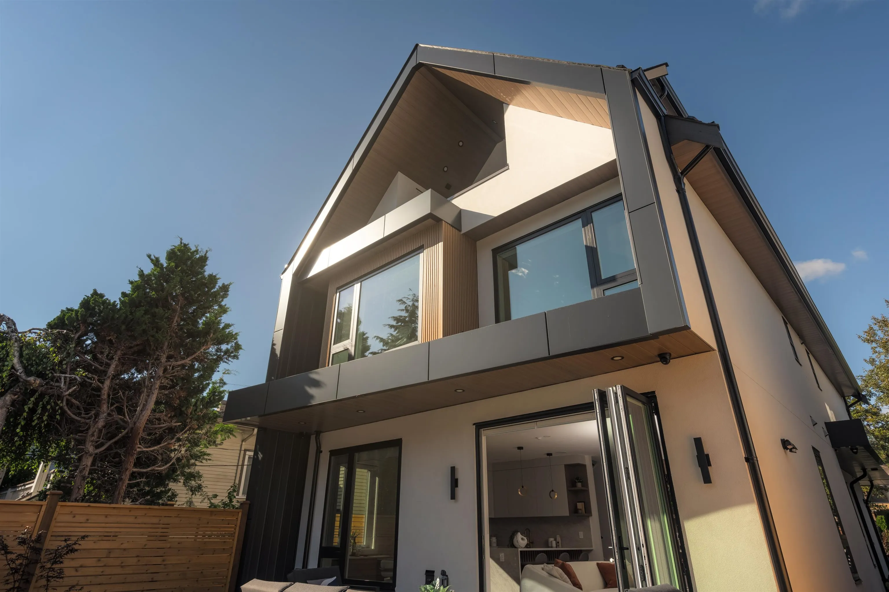 470 W 20 Avenue #2