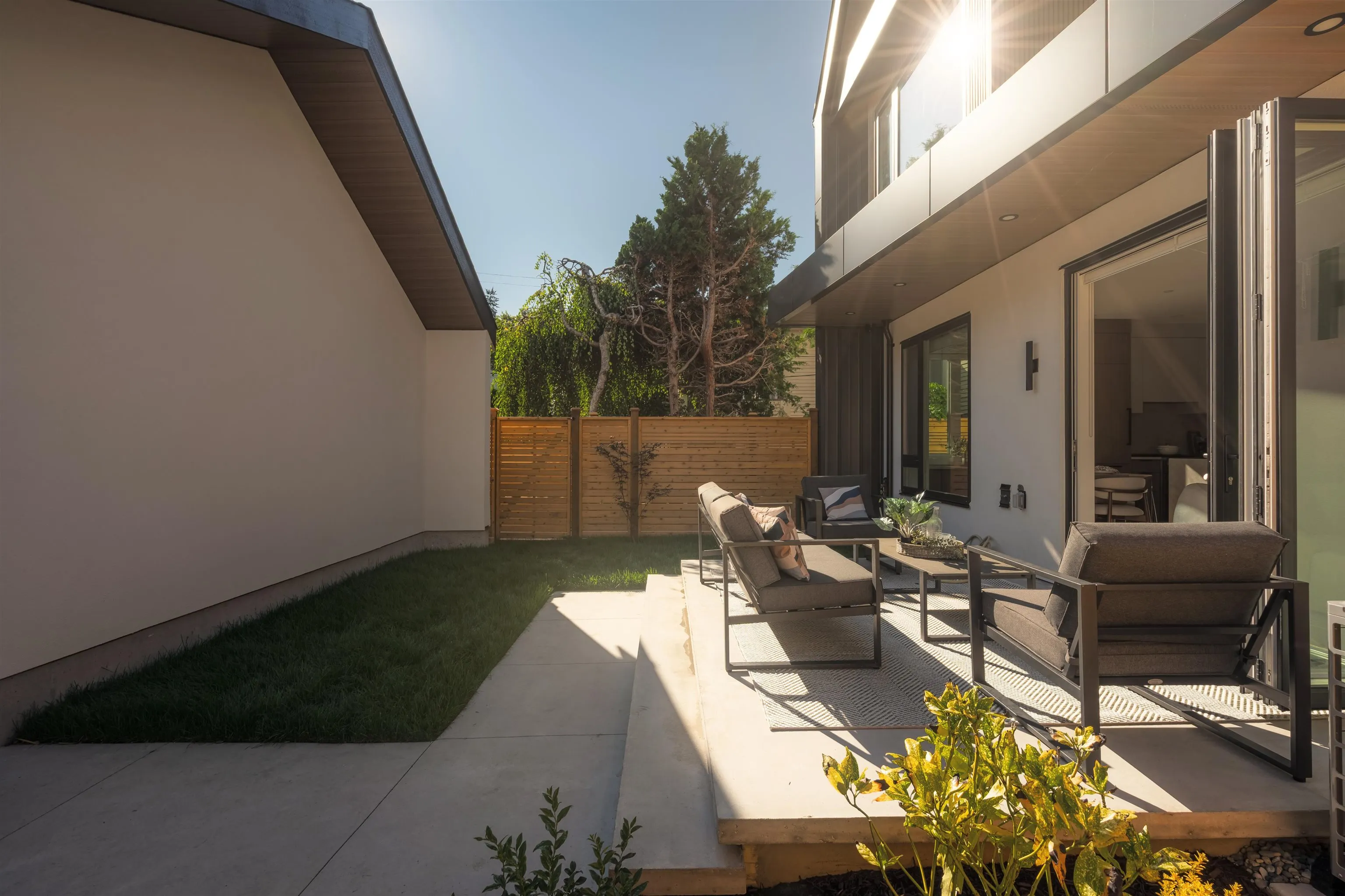 470 W 20 Avenue #2