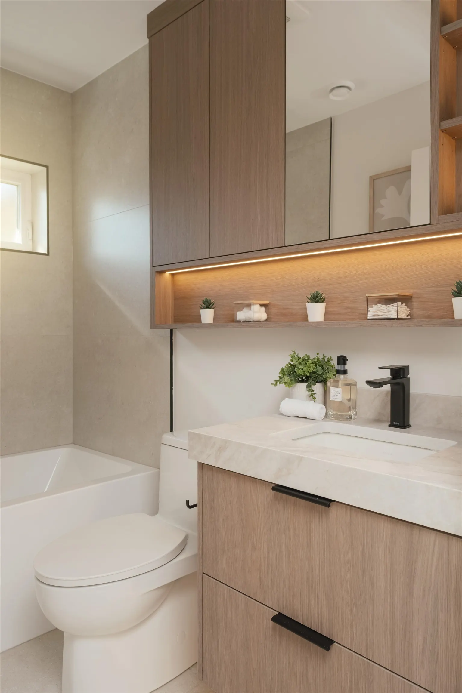 470 W 20 Avenue #2