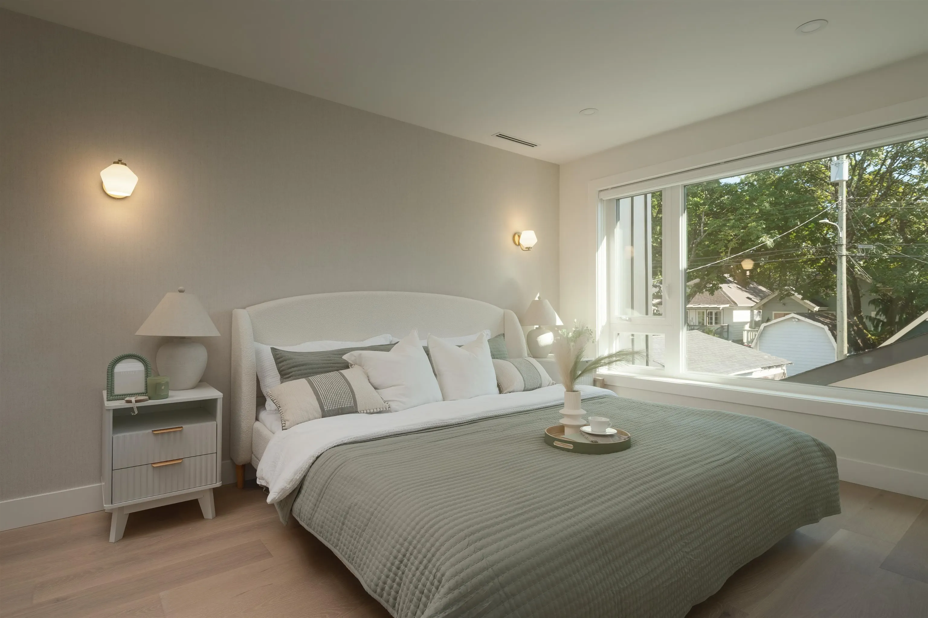 470 W 20 Avenue #2
