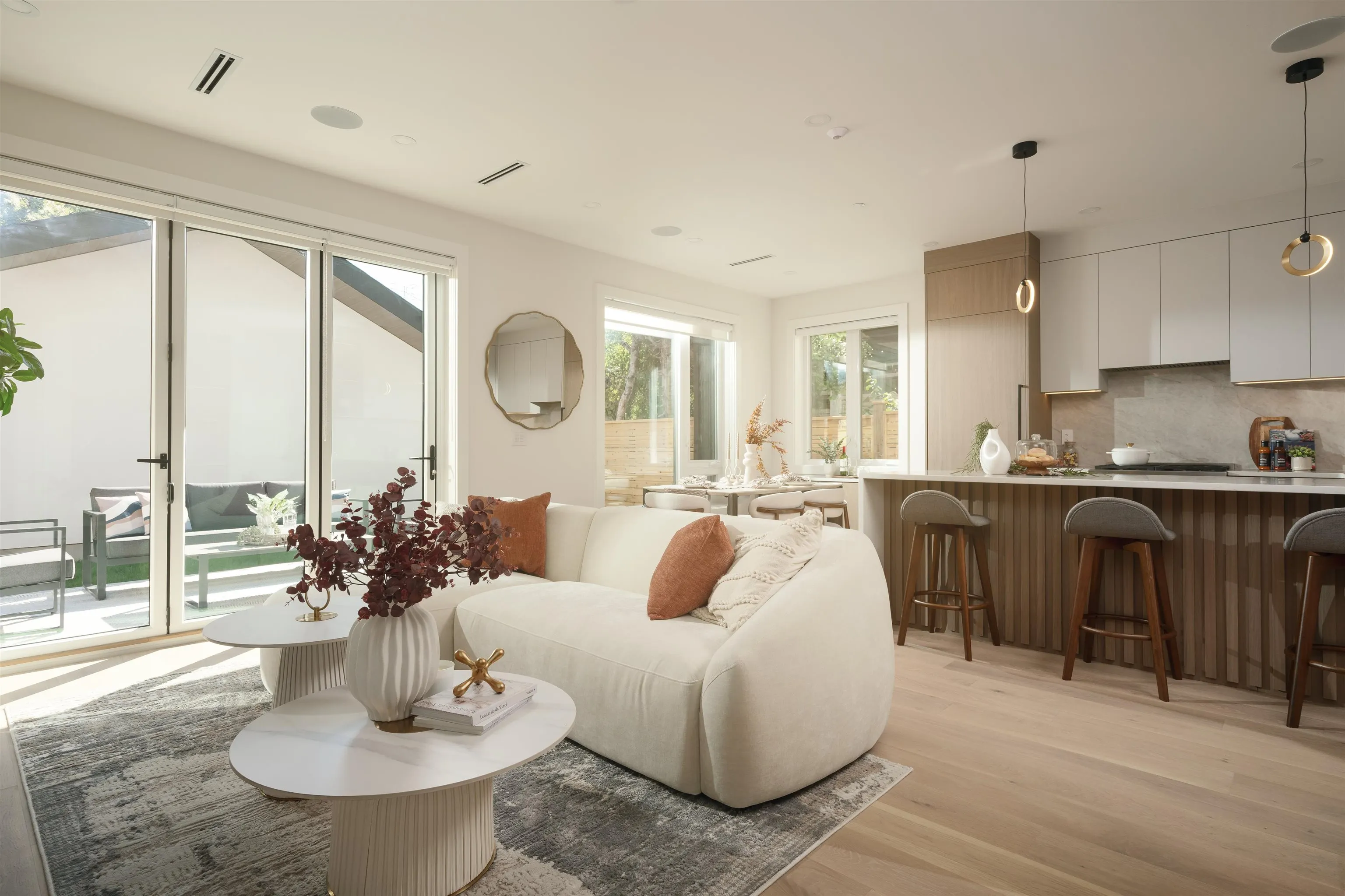 470 W 20 Avenue #2