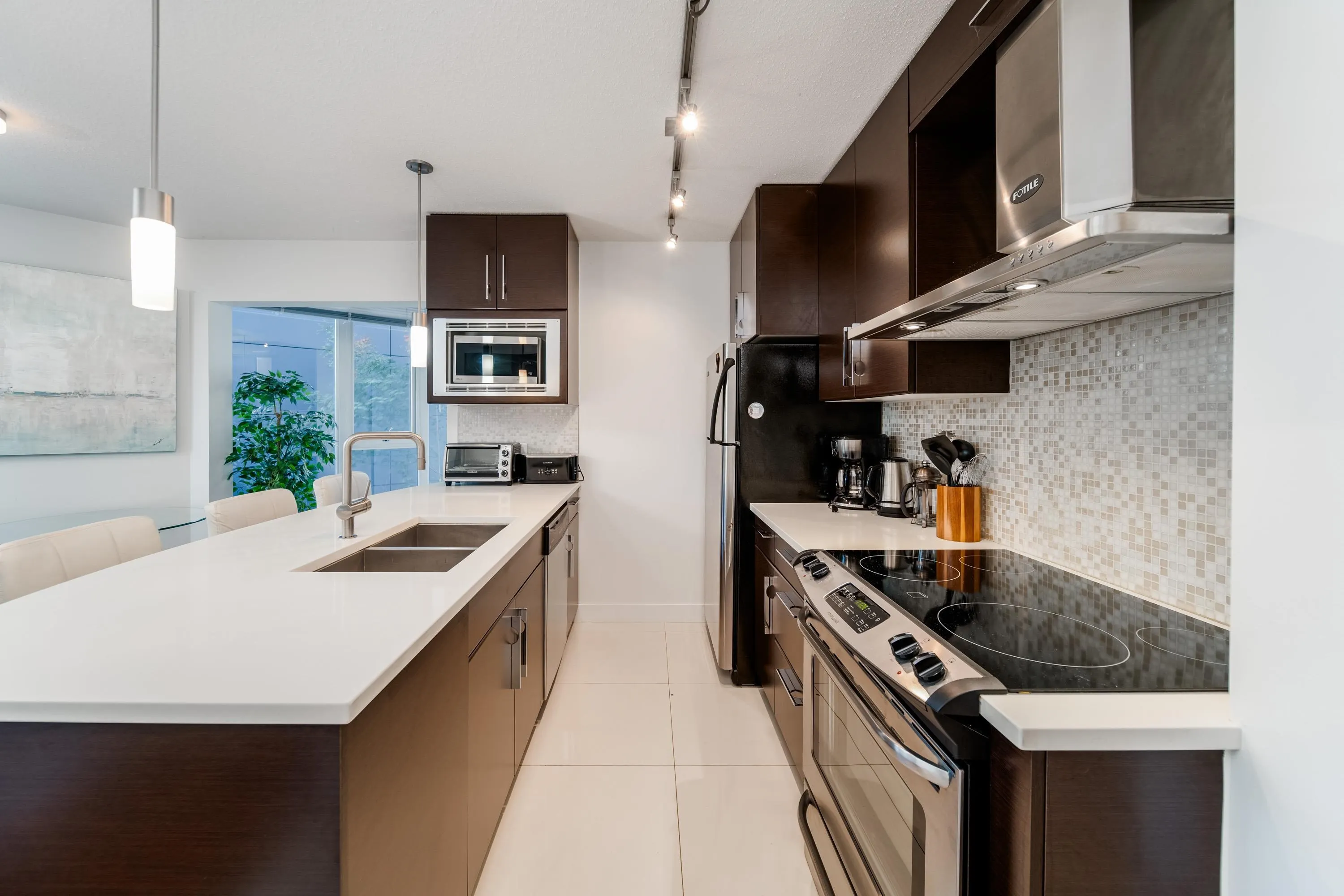 689 Abbott Street #301