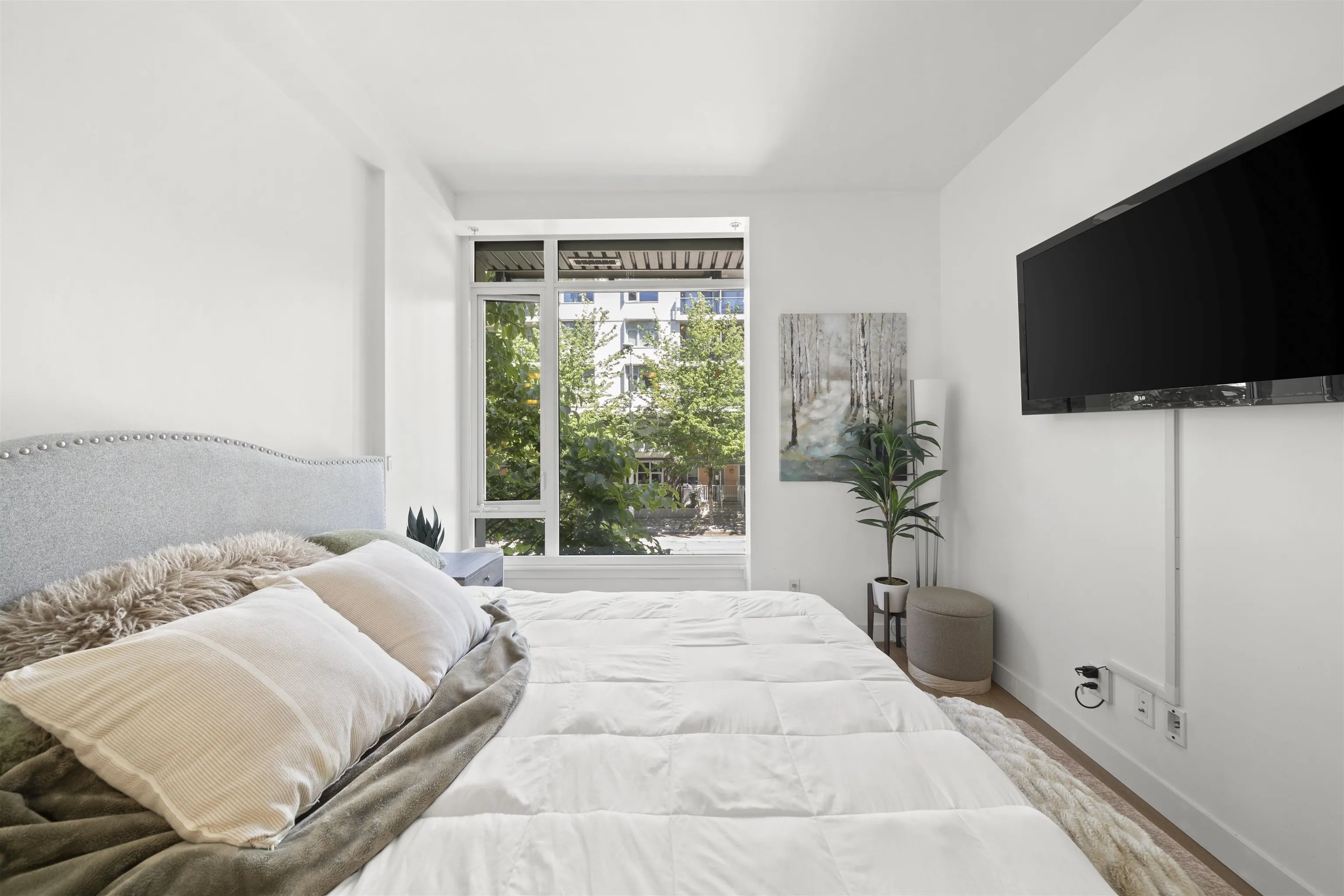 70 W 1st Avenue