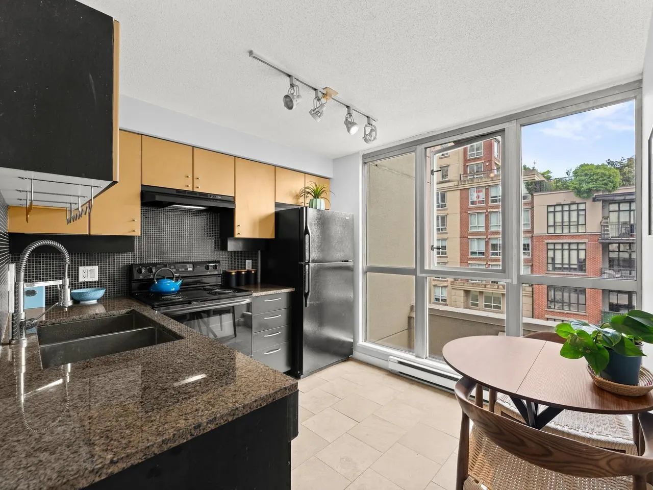 1238 Richards Street #401