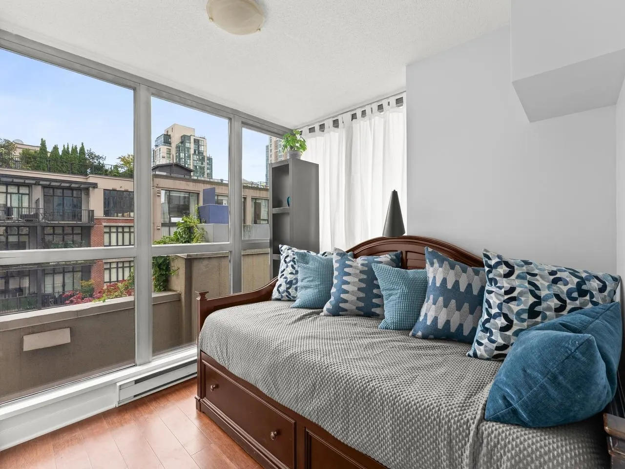 1238 Richards Street #401