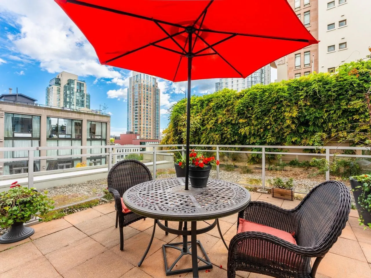1238 Richards Street #401