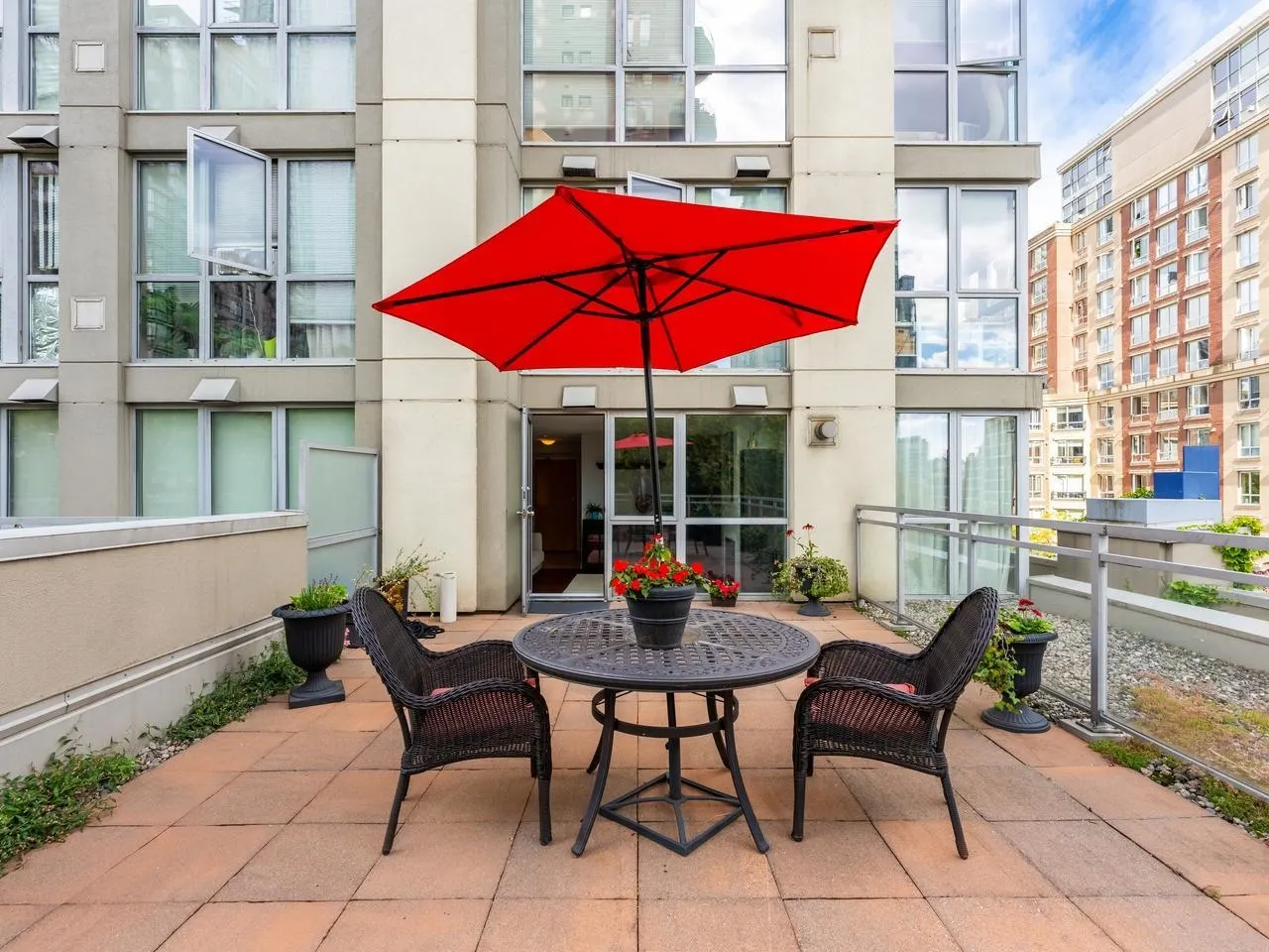 1238 Richards Street #401