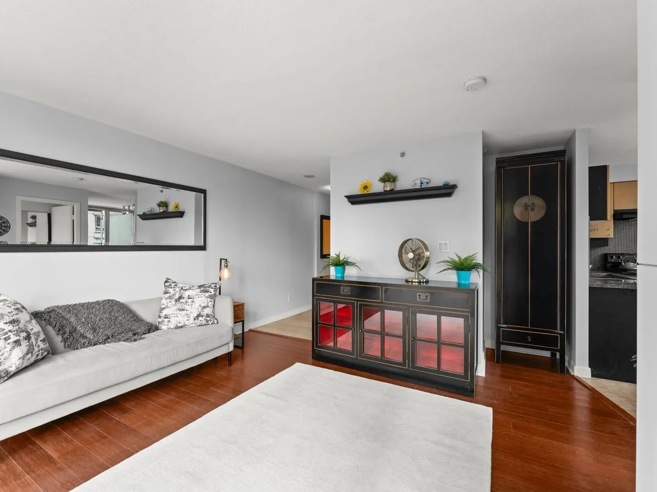 1238 Richards Street #401
