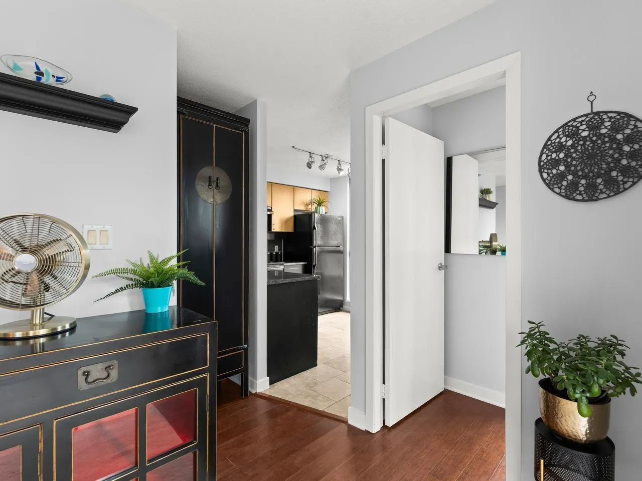 1238 Richards Street #401