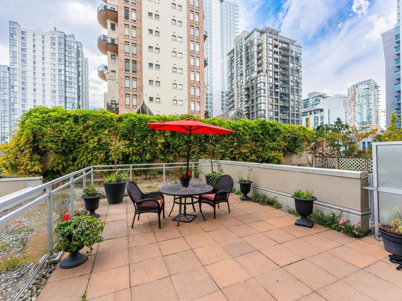 1238 Richards Street #401