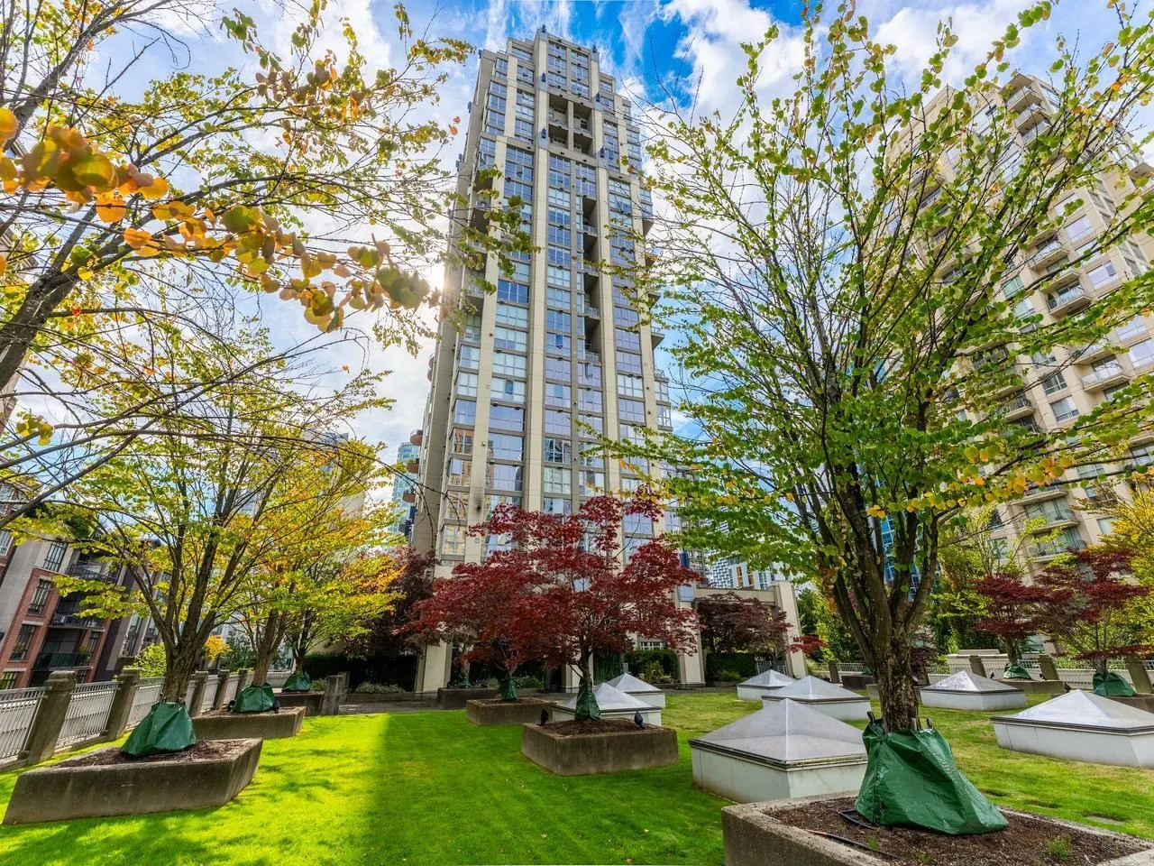 1238 Richards Street #401