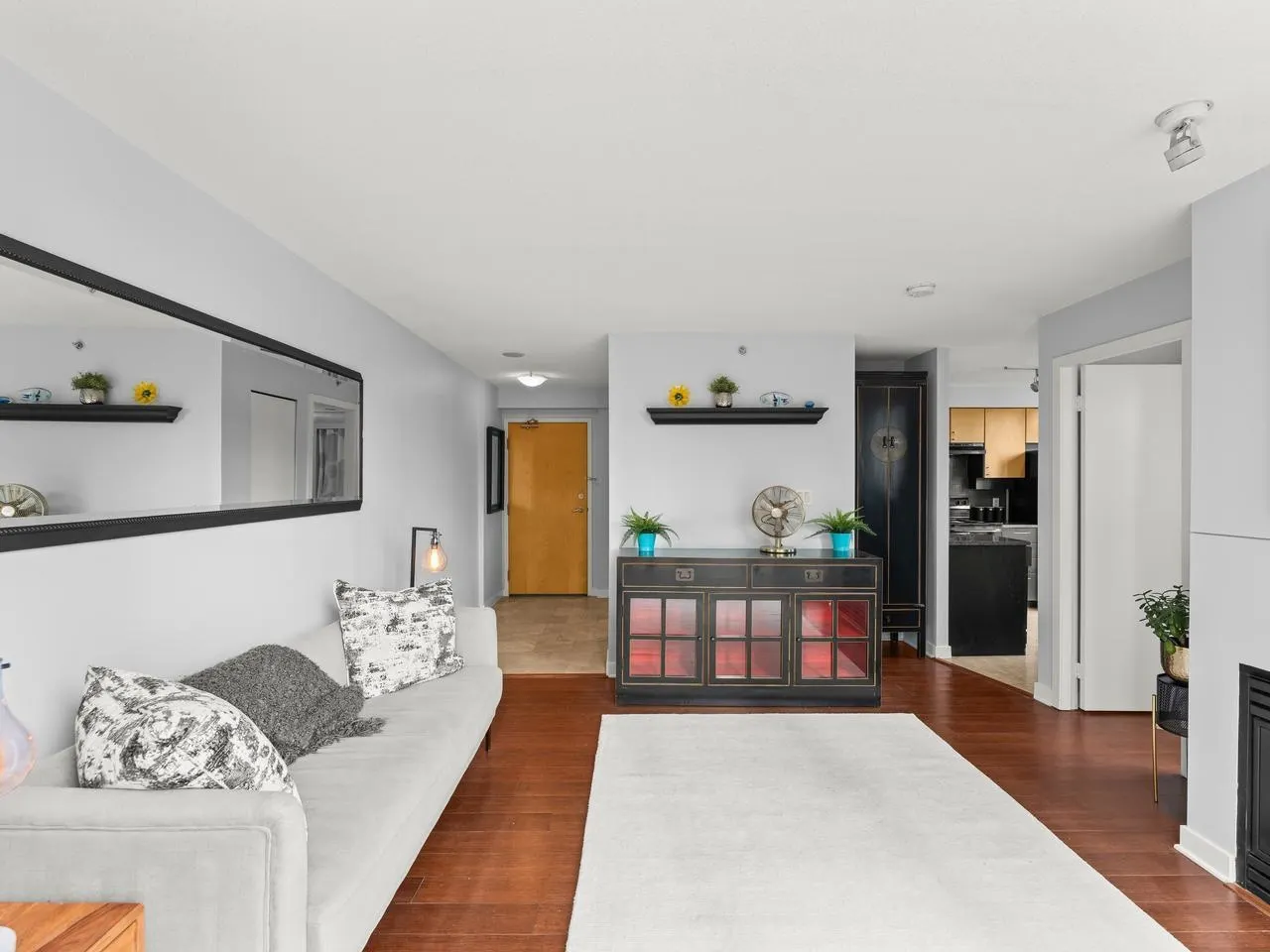 1238 Richards Street #401