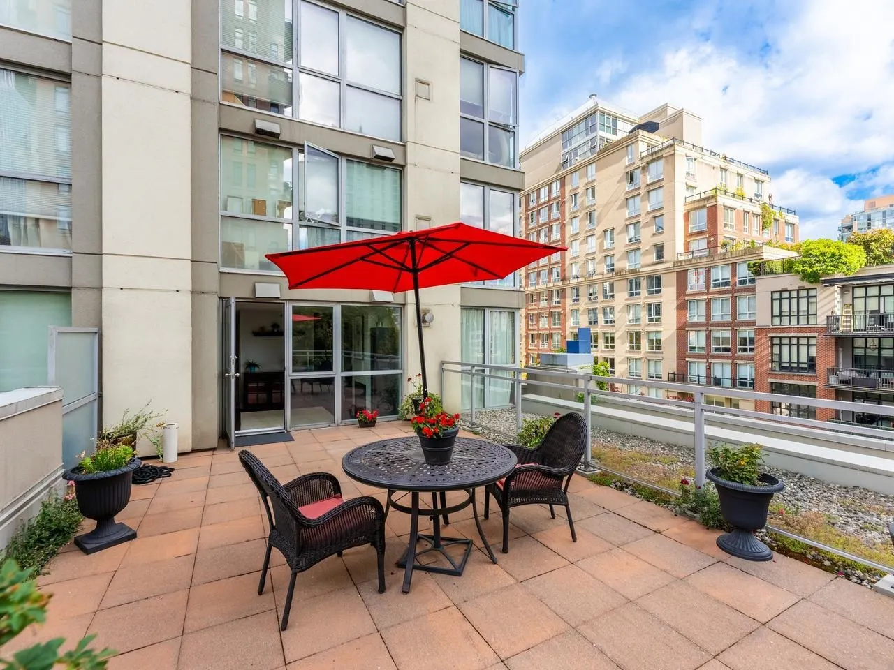 1238 Richards Street #401