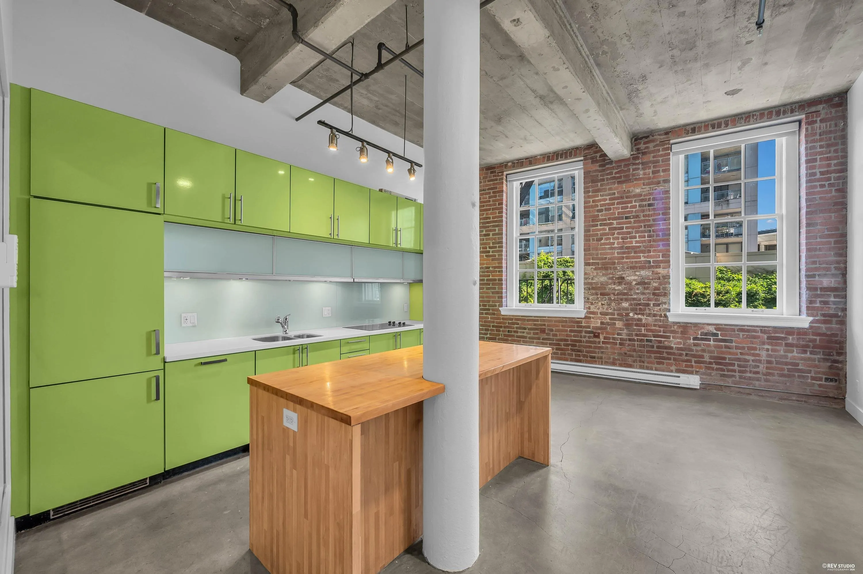 546 Beatty Street #209